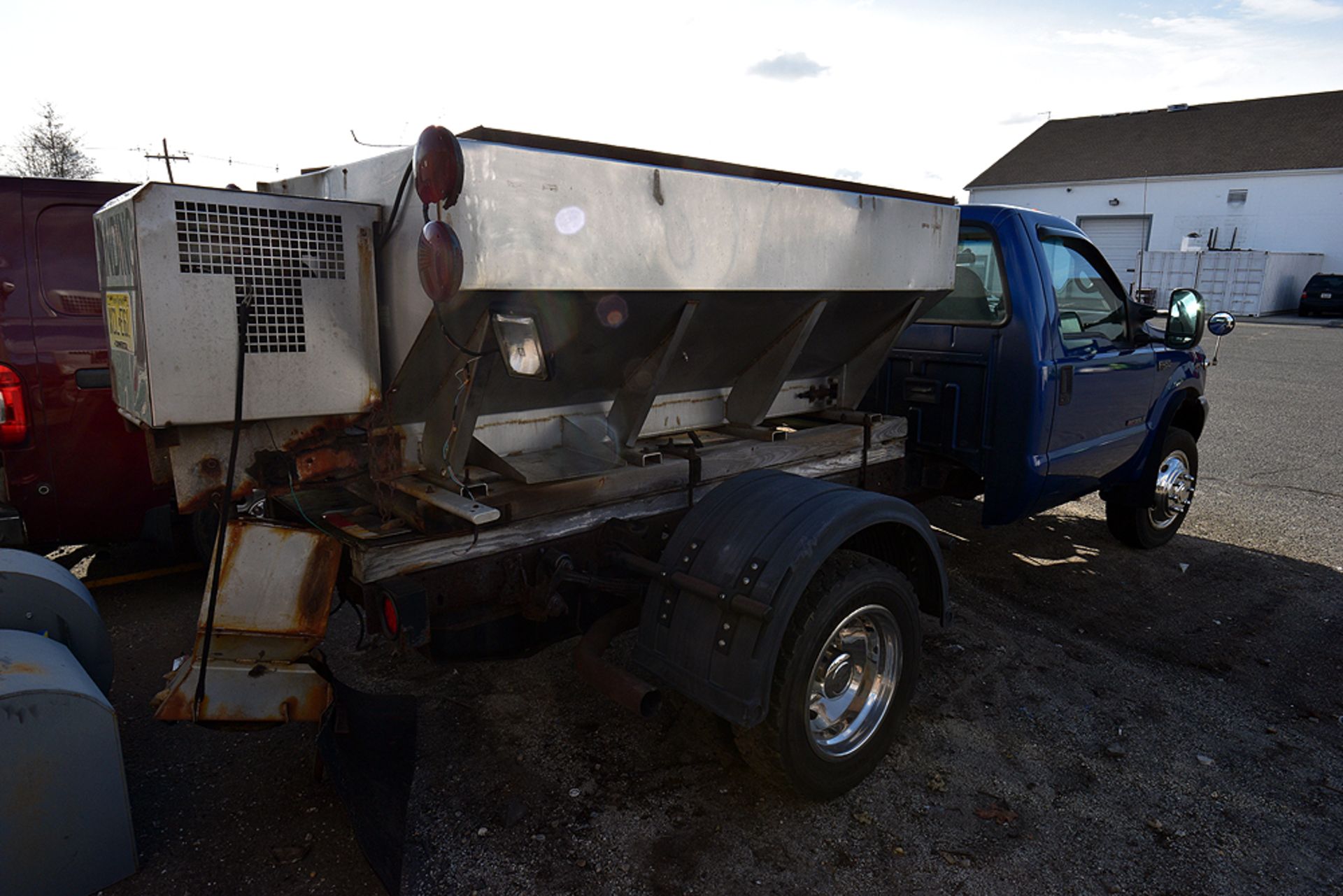 2000 Ford F450 Super Duty Pick Up w/ Spreader - Image 17 of 20