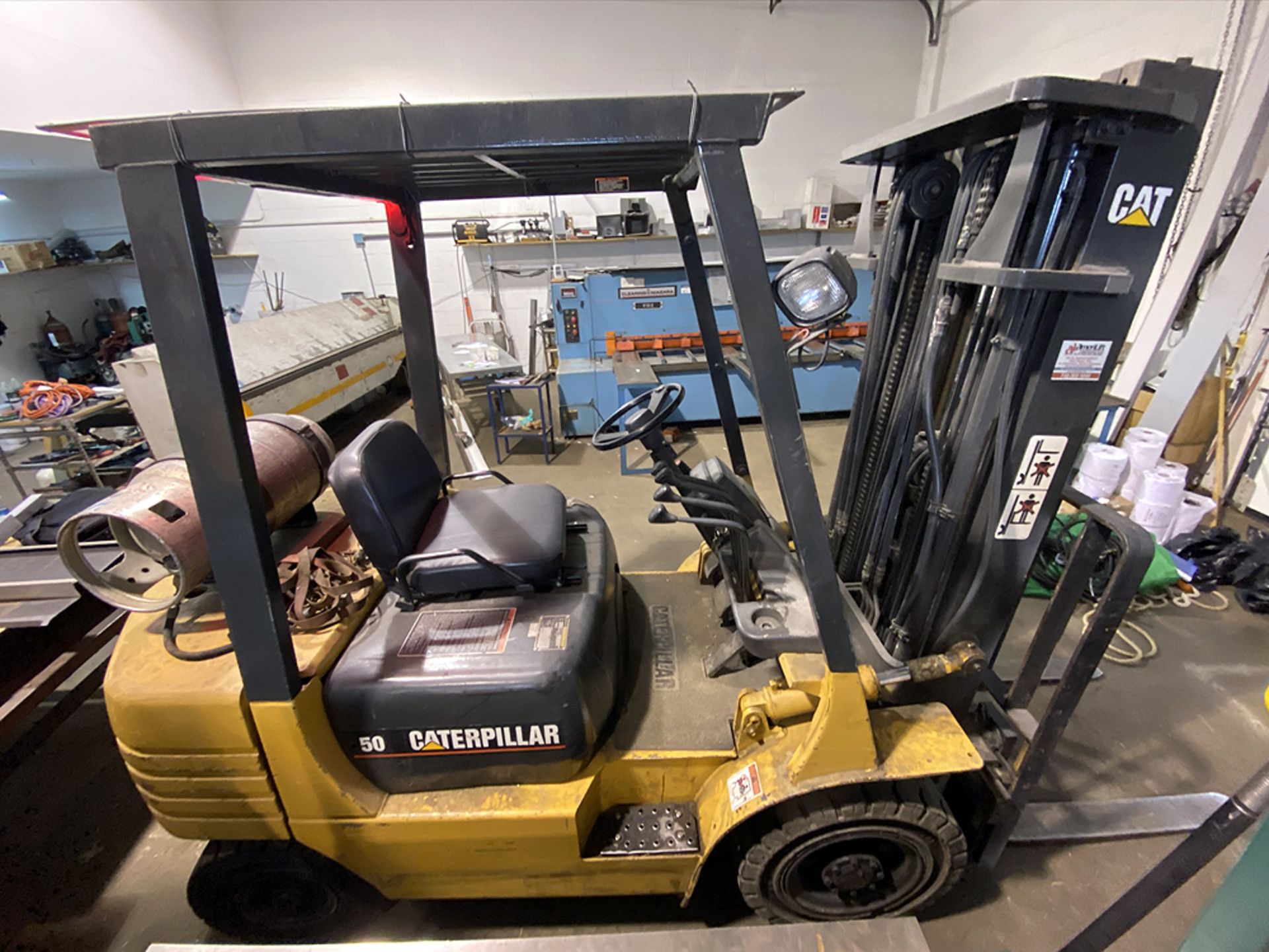 Caterpillar 5,000 lbs. Capacity, LPG Forklift - Image 2 of 4