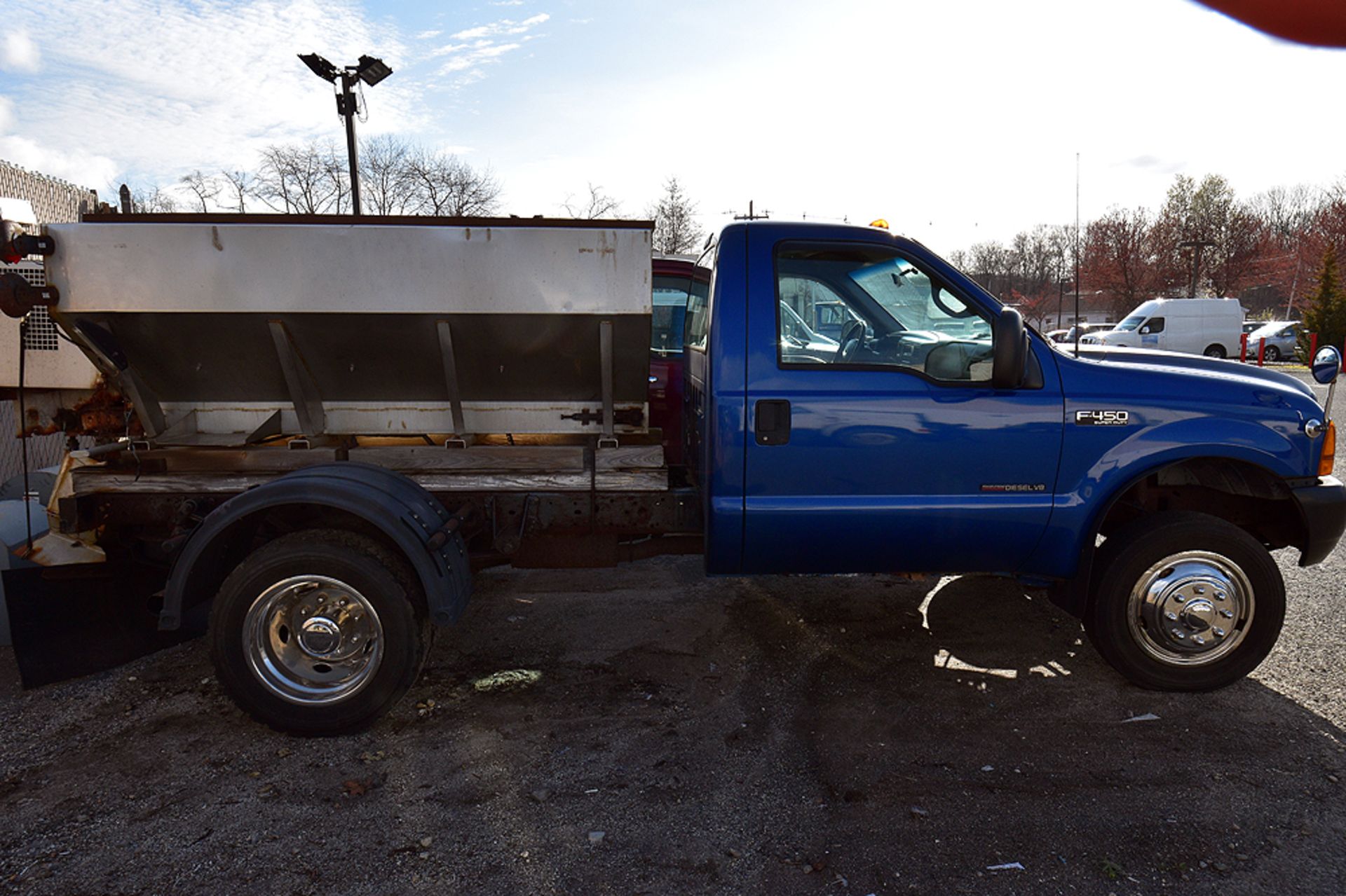 2000 Ford F450 Super Duty Pick Up w/ Spreader - Image 16 of 20