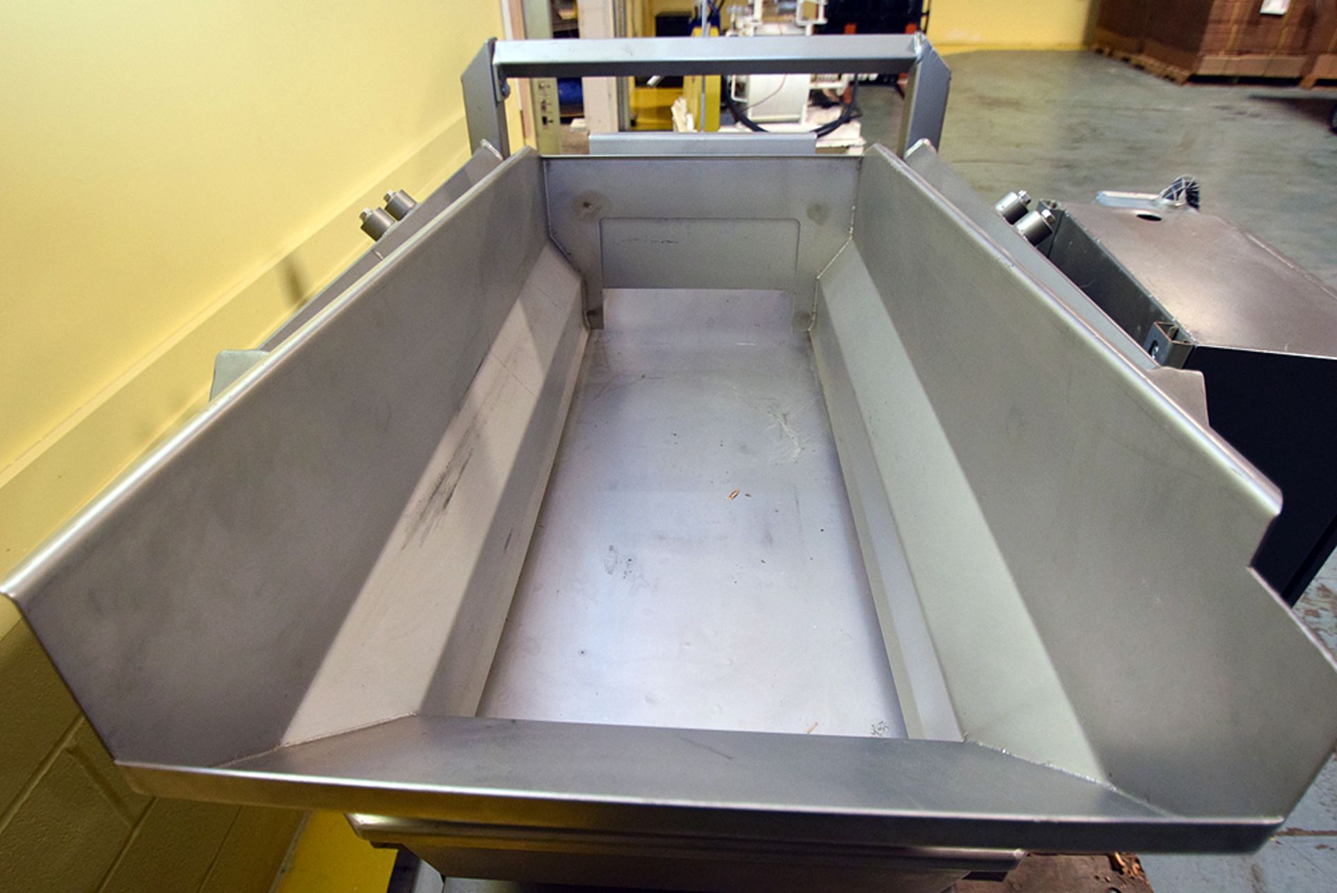 Key Technology Iso-Flo Vibratory Feed Conveyor - Image 3 of 6