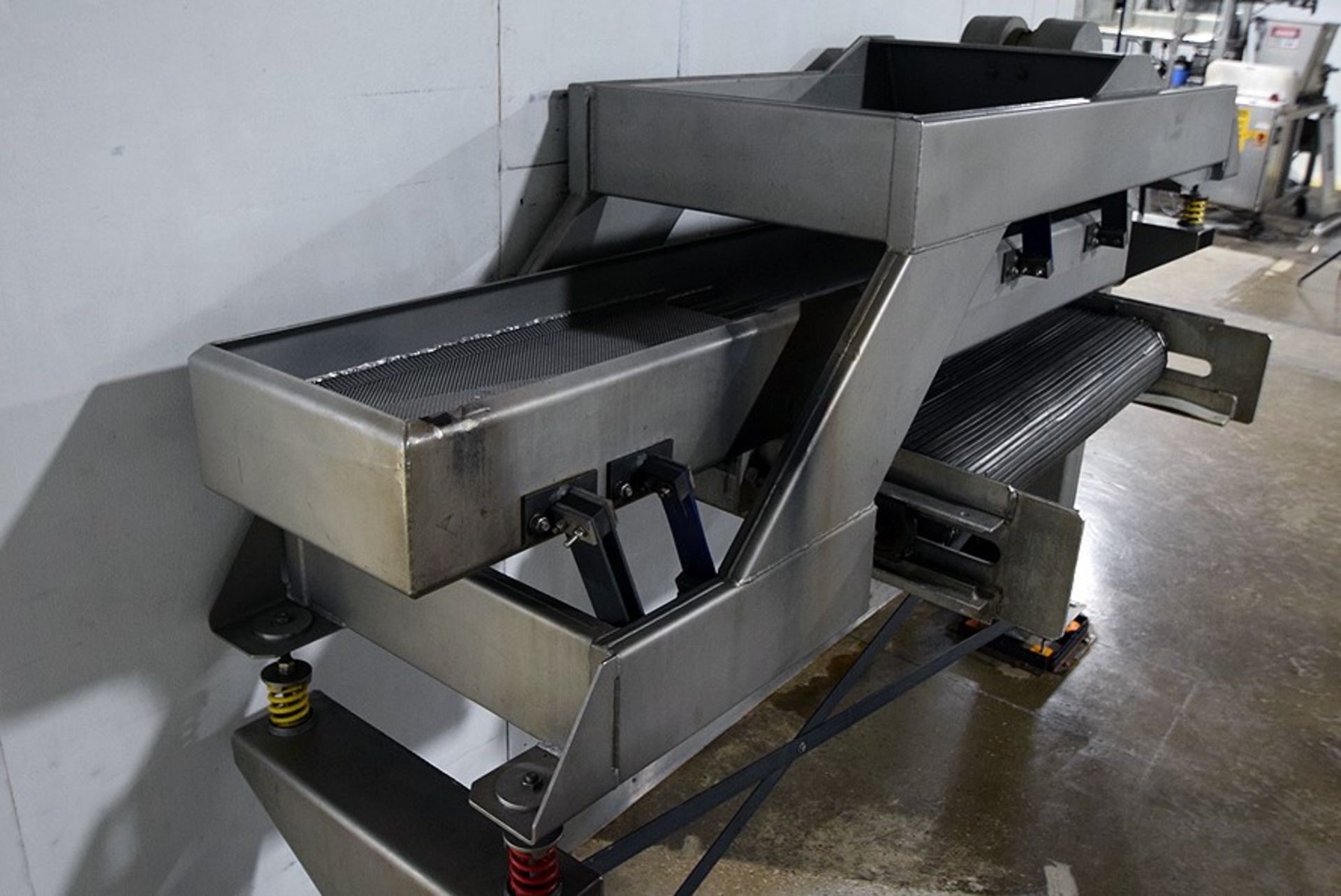 Key Technology Iso-Flo Vibratory Feed Conveyor - Image 2 of 4
