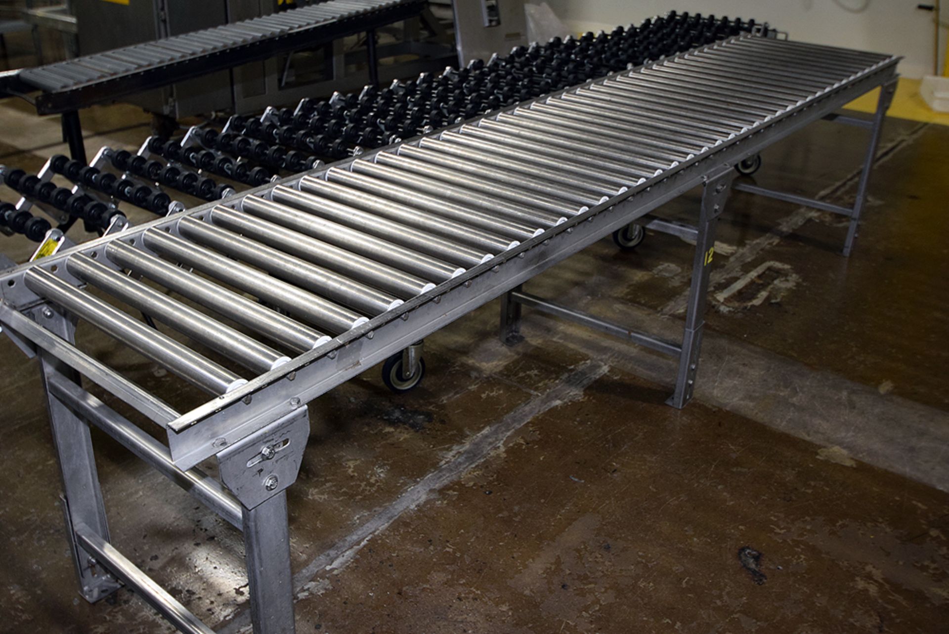 Gravity Feed Roller Conveyor, 21"x10'