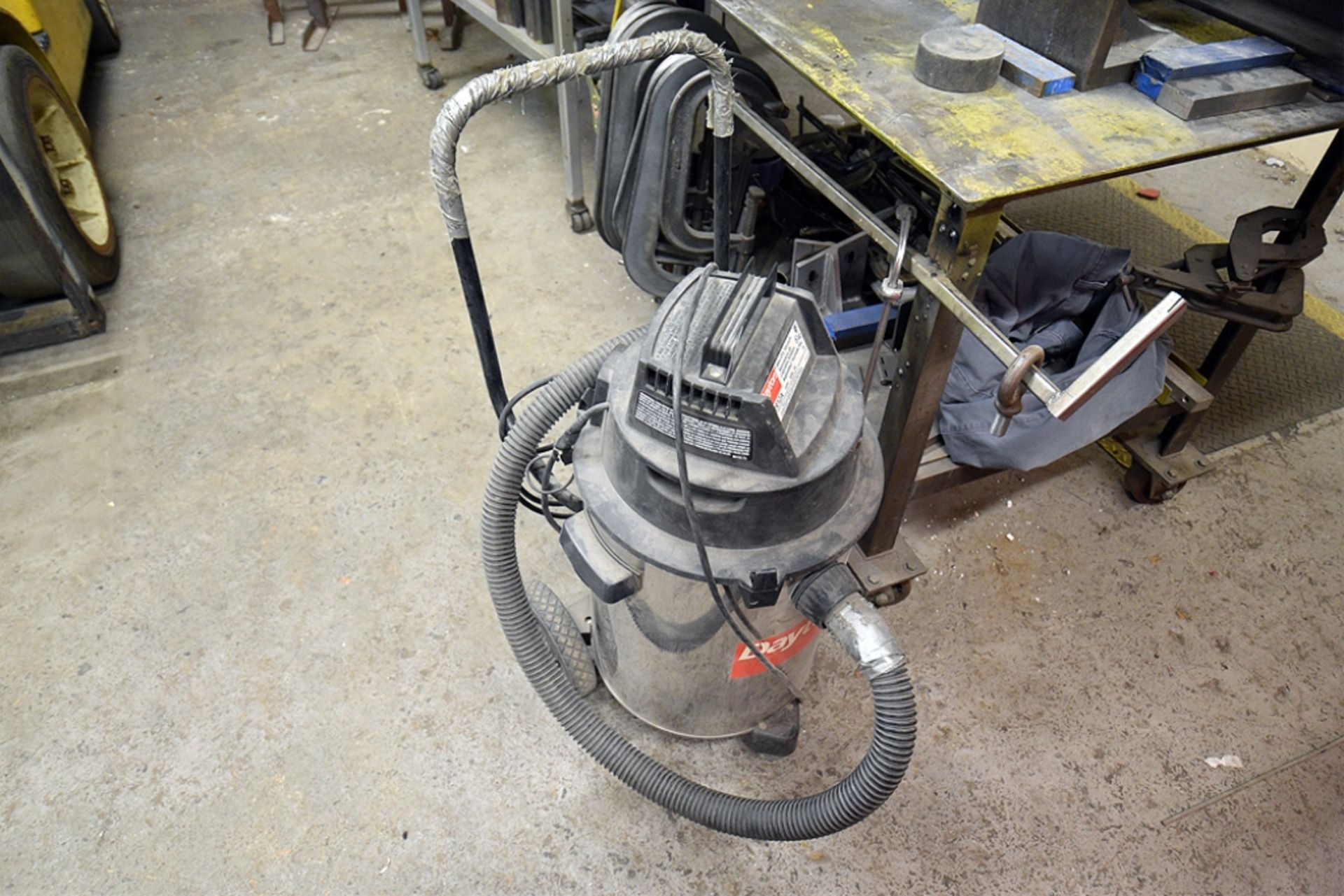 Dayton Model: 4tr12a Wet/dry Vac