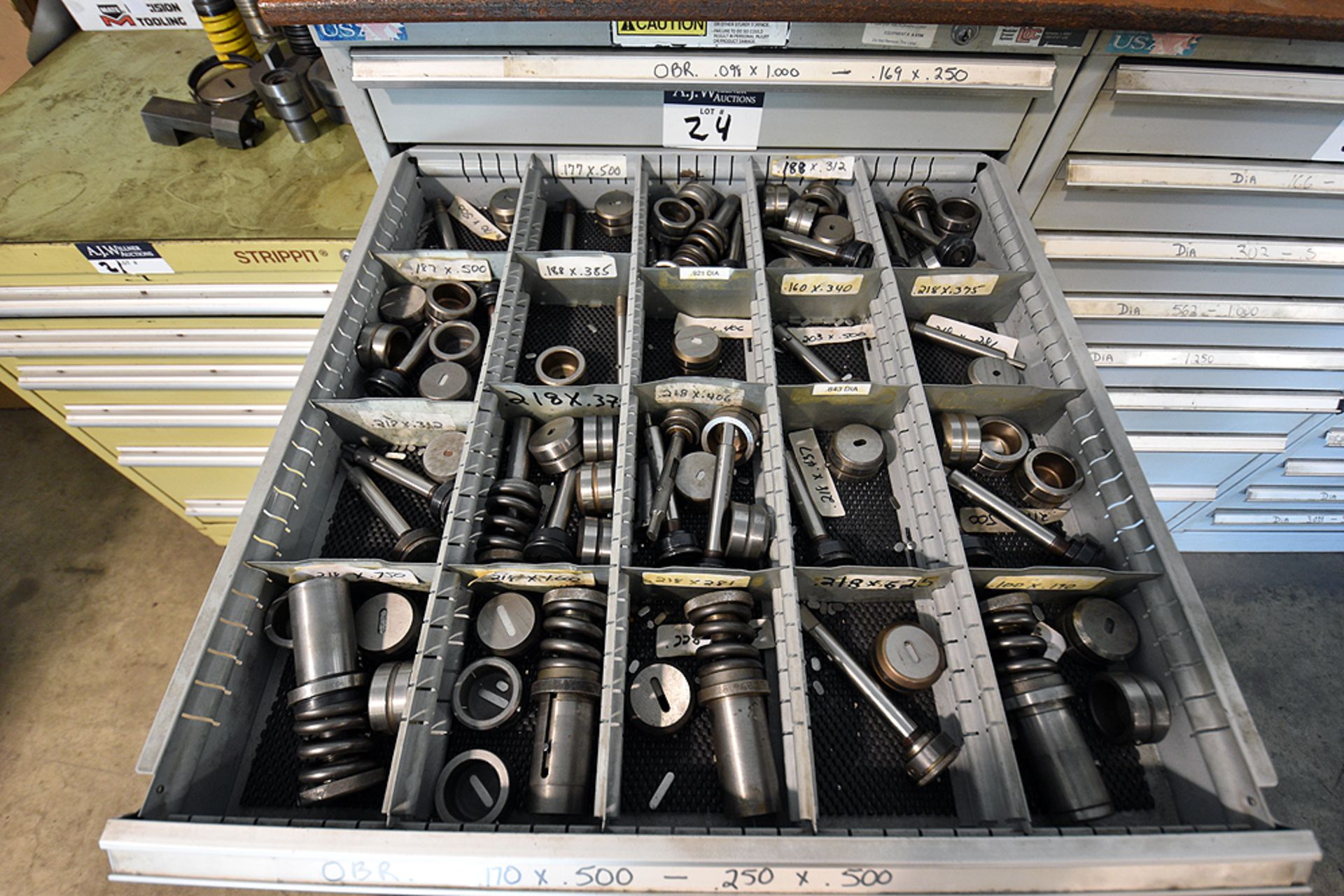 10 drawer cabinet containing assorted tooling - Image 3 of 11