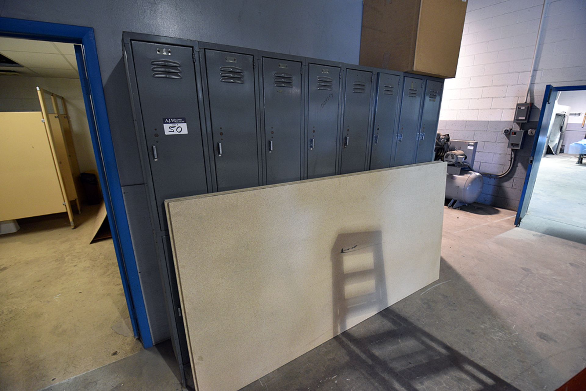 Lot 16 metal half lockers