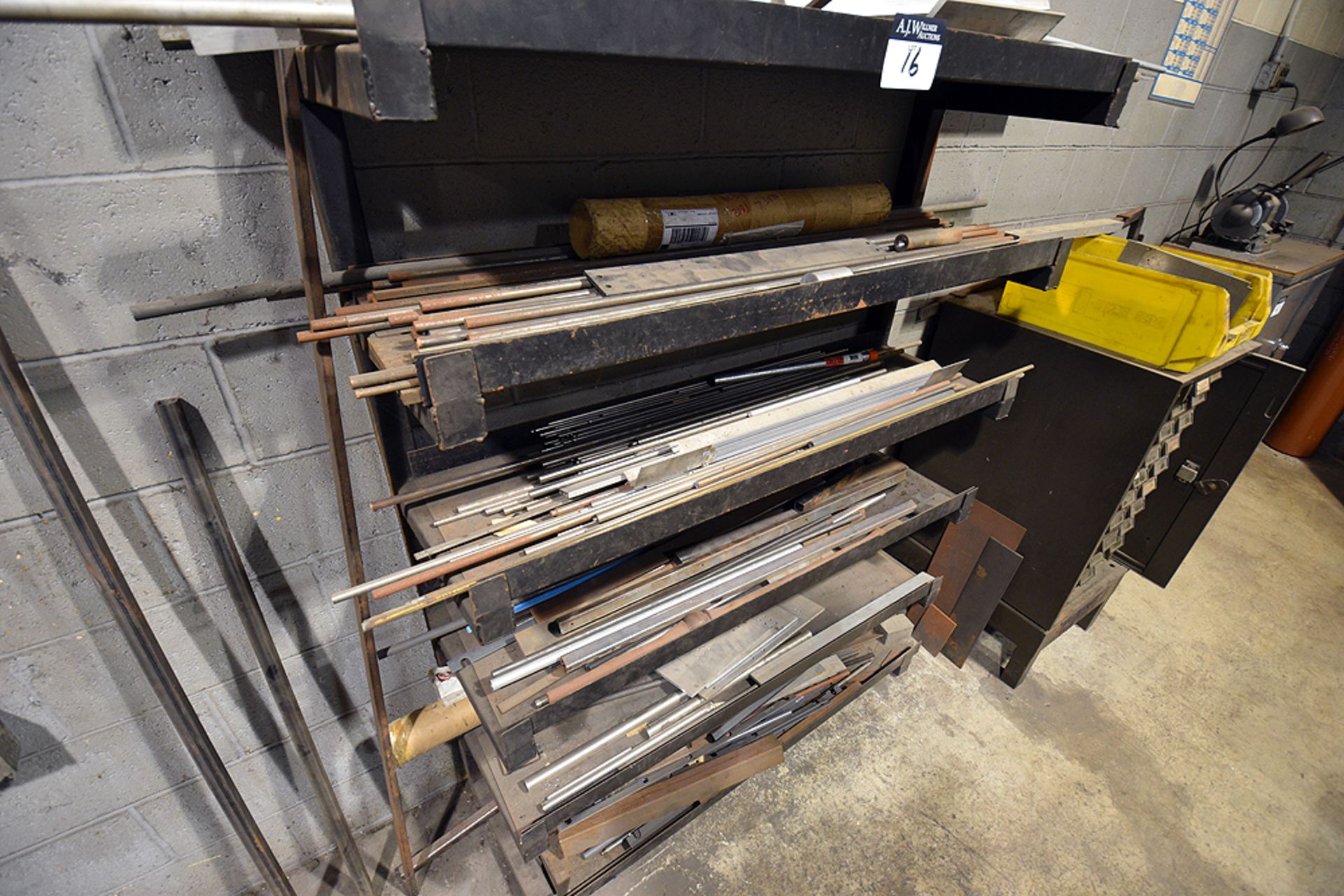 contents of cantilever wall rack containing black pipe, aluminum bar, - Image 6 of 6