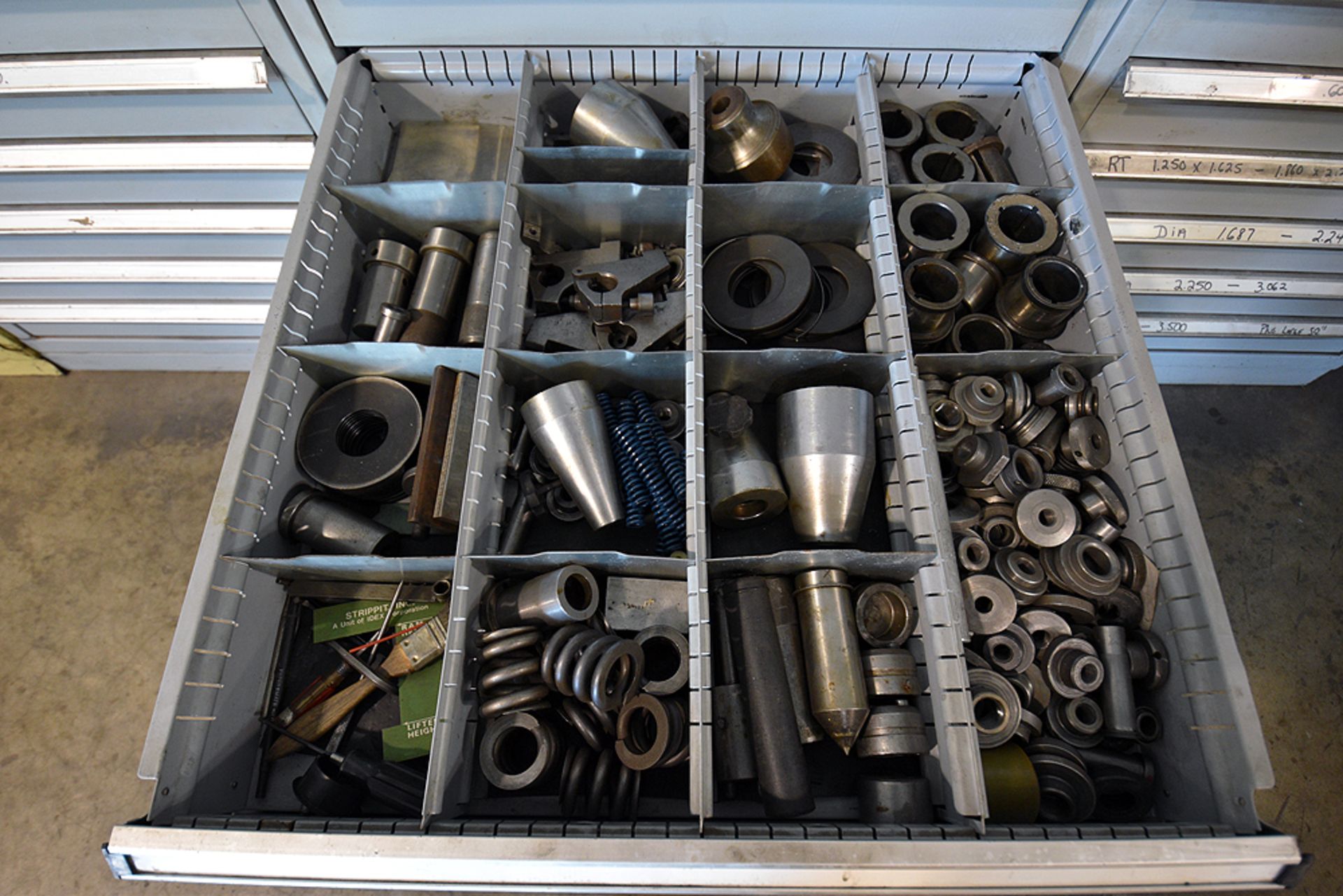 8 drawer cabinet containing assorted tooling - Image 7 of 9