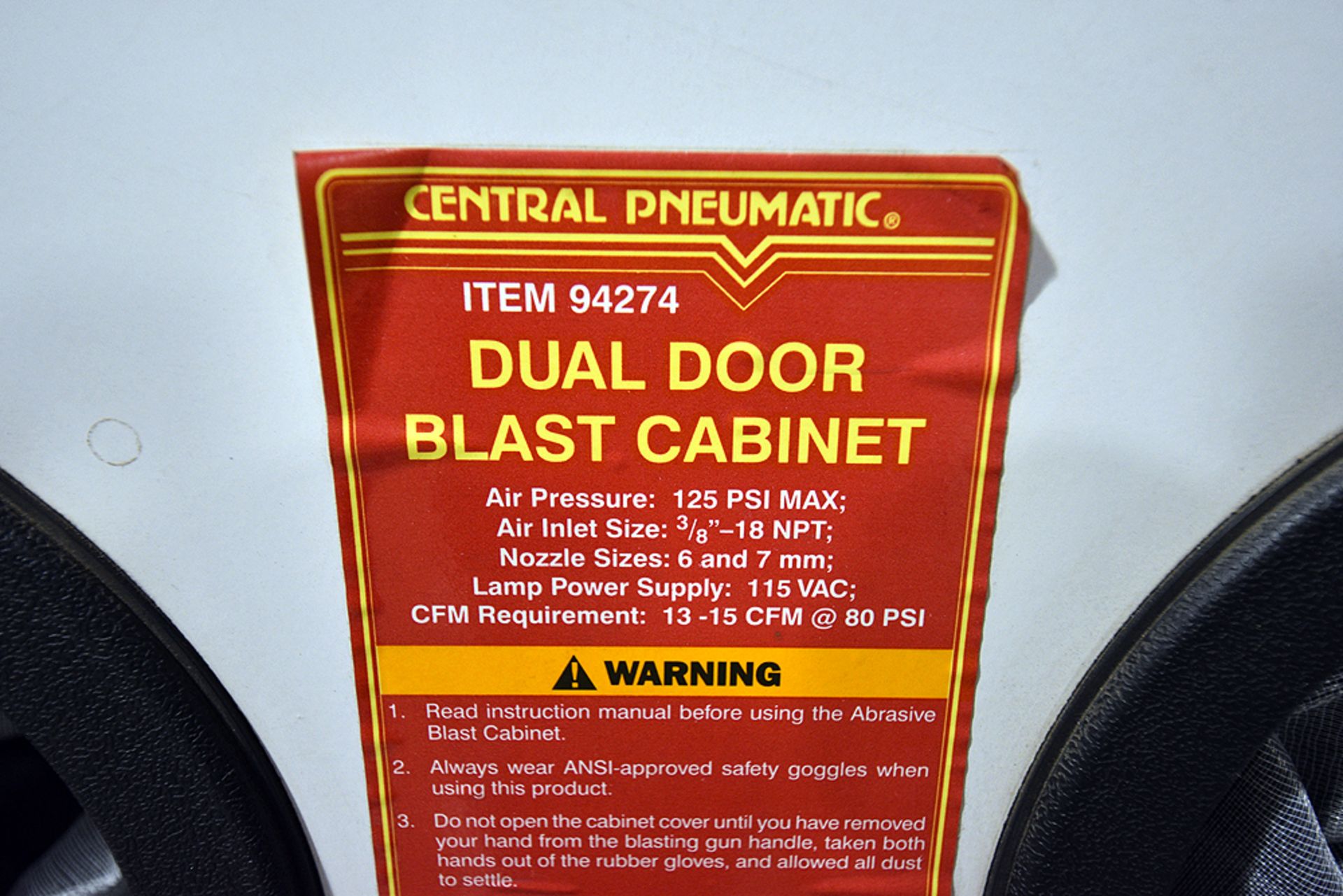 Central Pneumatic model 94274 dual door blast cabinet - Image 3 of 6