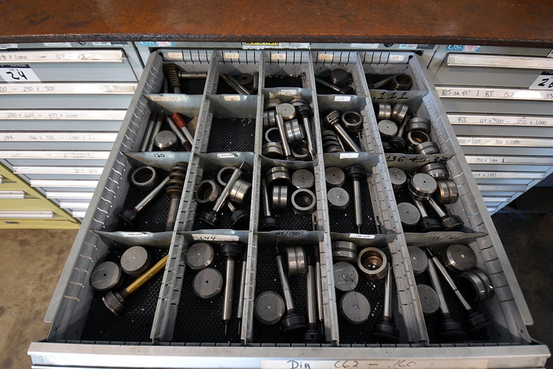 8 drawer cabinet containing assorted tooling - Image 2 of 9