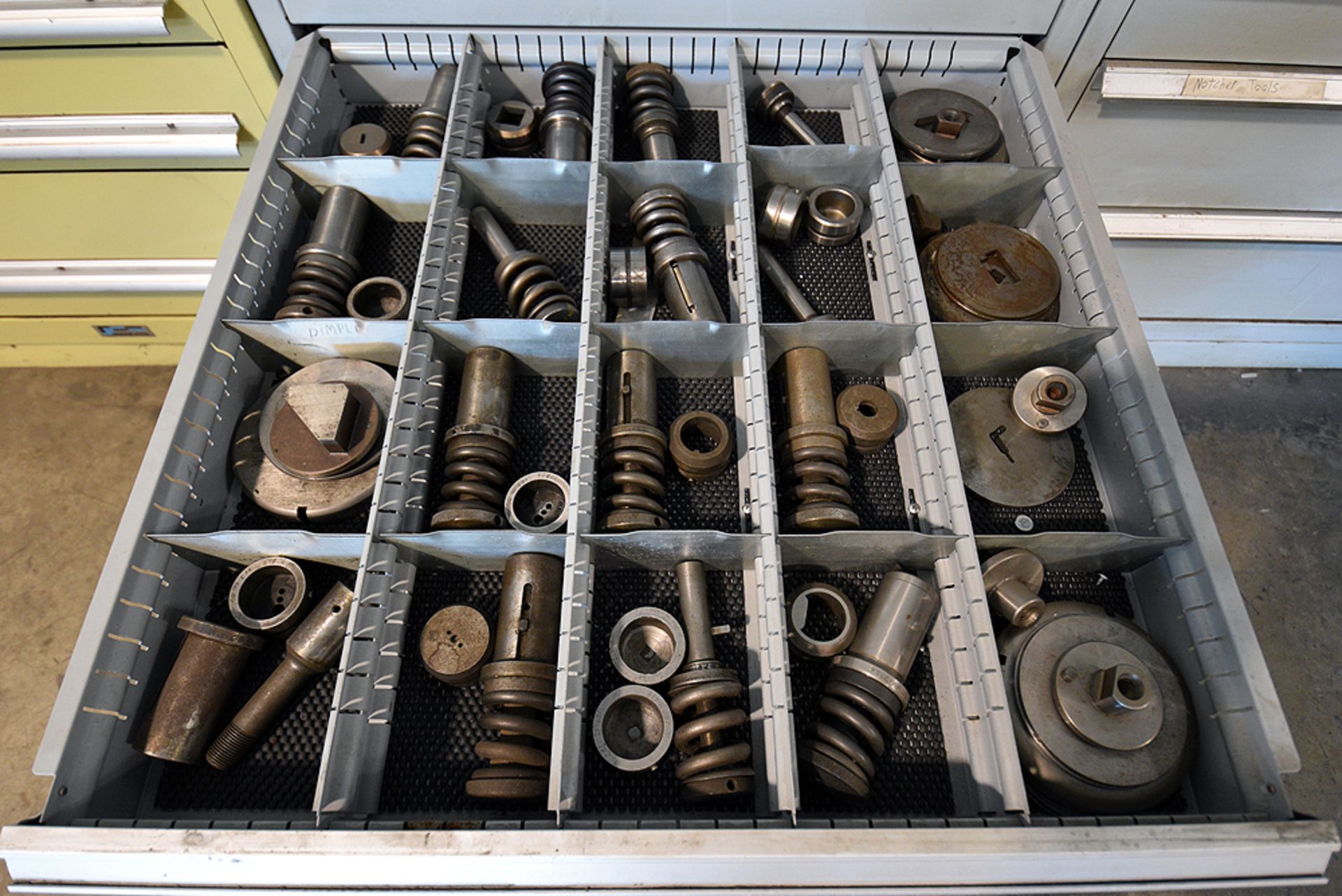 10 drawer cabinet containing assorted tooling - Image 8 of 11