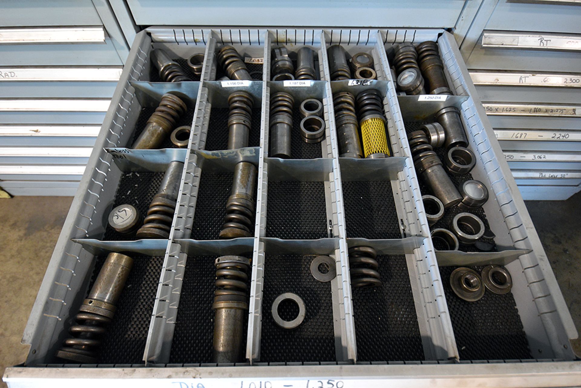 8 drawer cabinet containing assorted tooling - Image 6 of 9