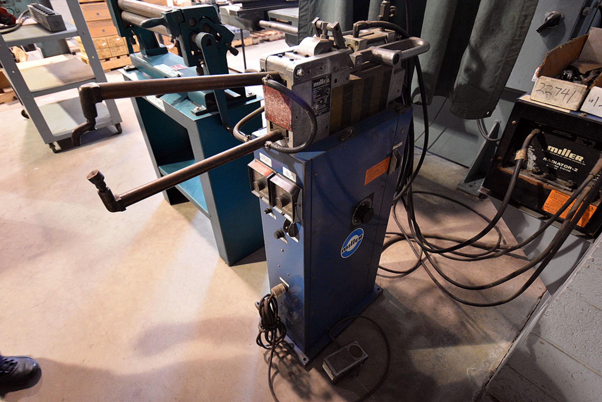 Miller model MPS-20 resistance spot welder, s/n JE747971 - Image 2 of 5