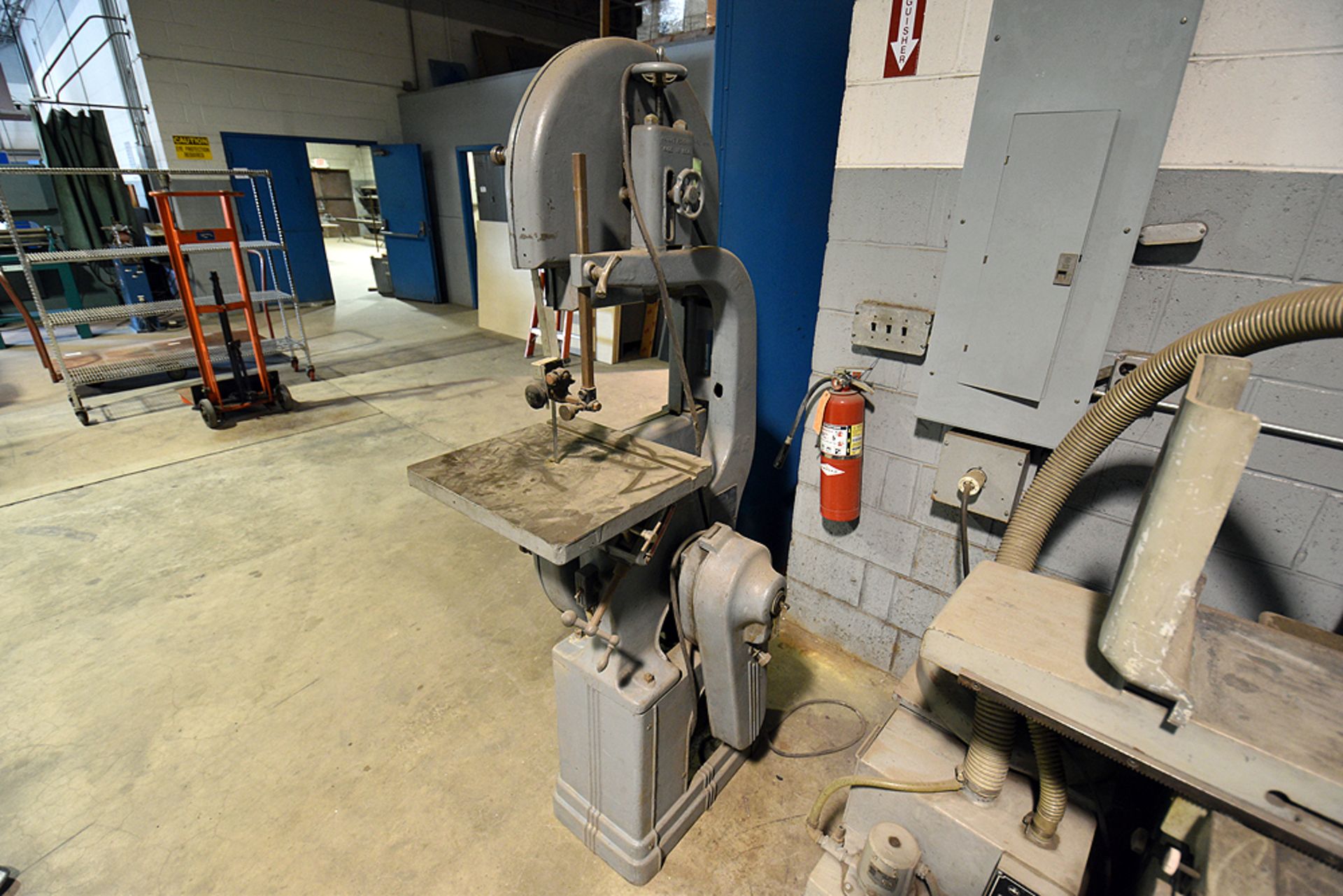 Walker Turner vertical bandsaw, s/n 21842, 16” throat - Image 5 of 6