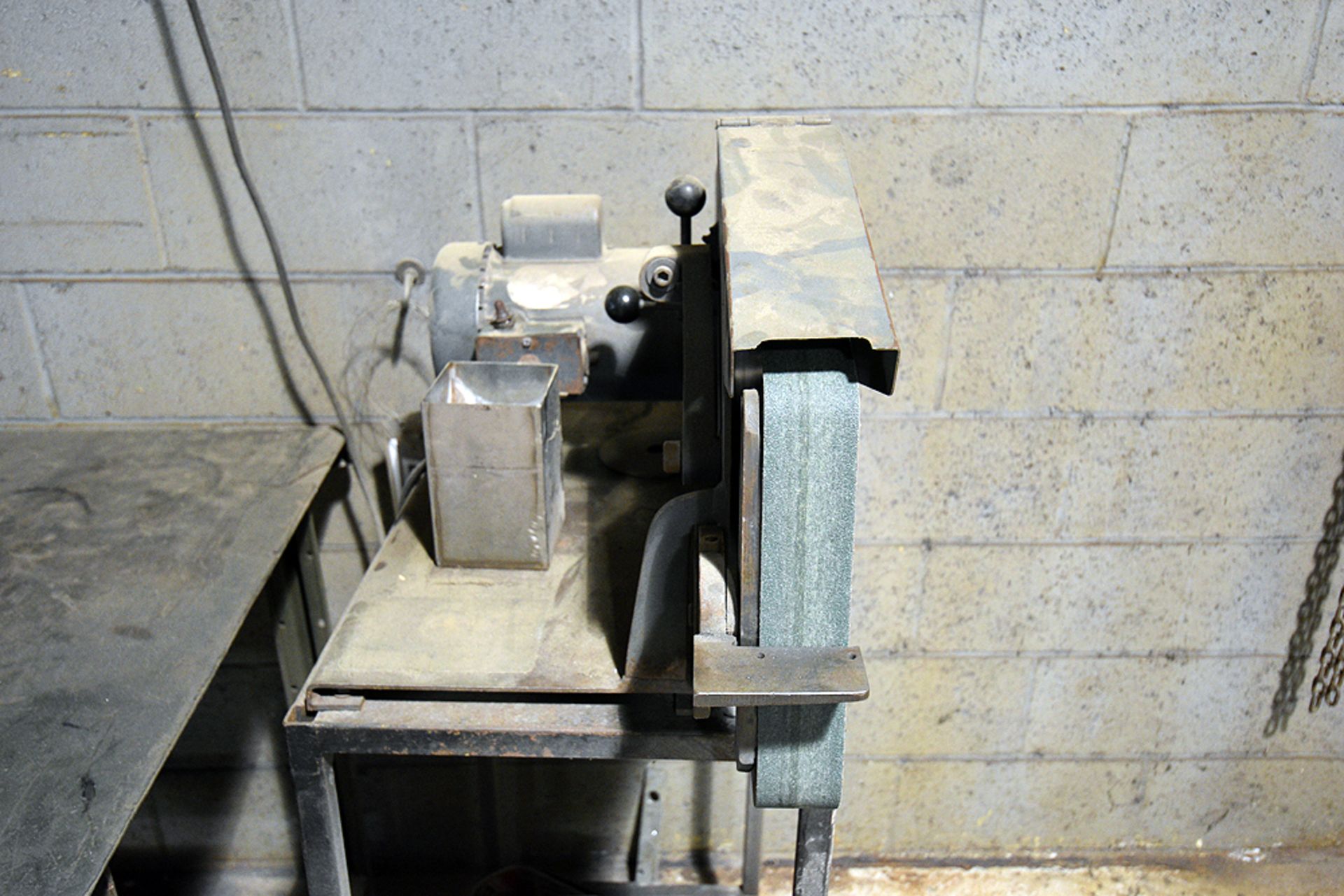 Belt sander, no name, 2” wide belt - Image 2 of 3