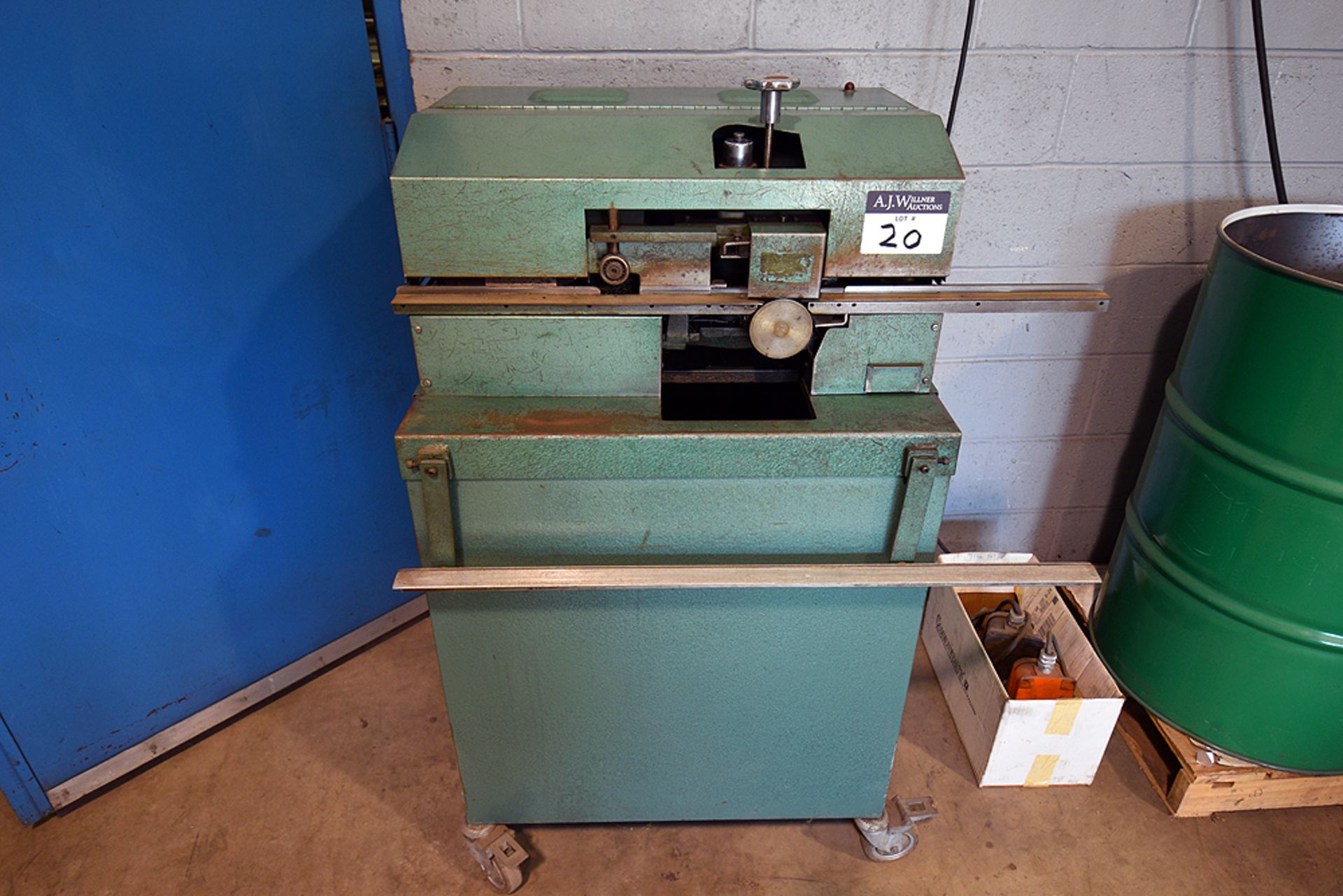 D-Bur-R deburring machine, 1/3 H.P., w/ casters - Image 2 of 4