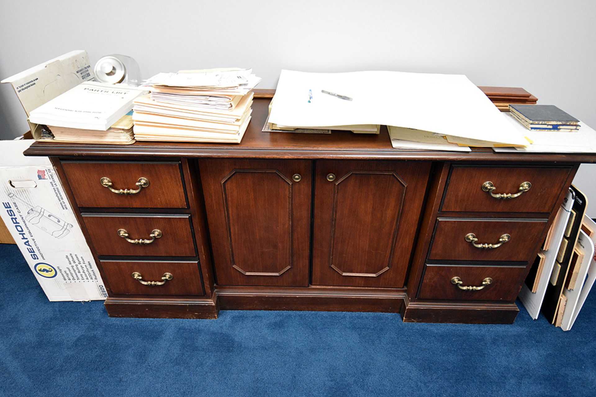 Contents of conference room consisting of: - Image 4 of 4