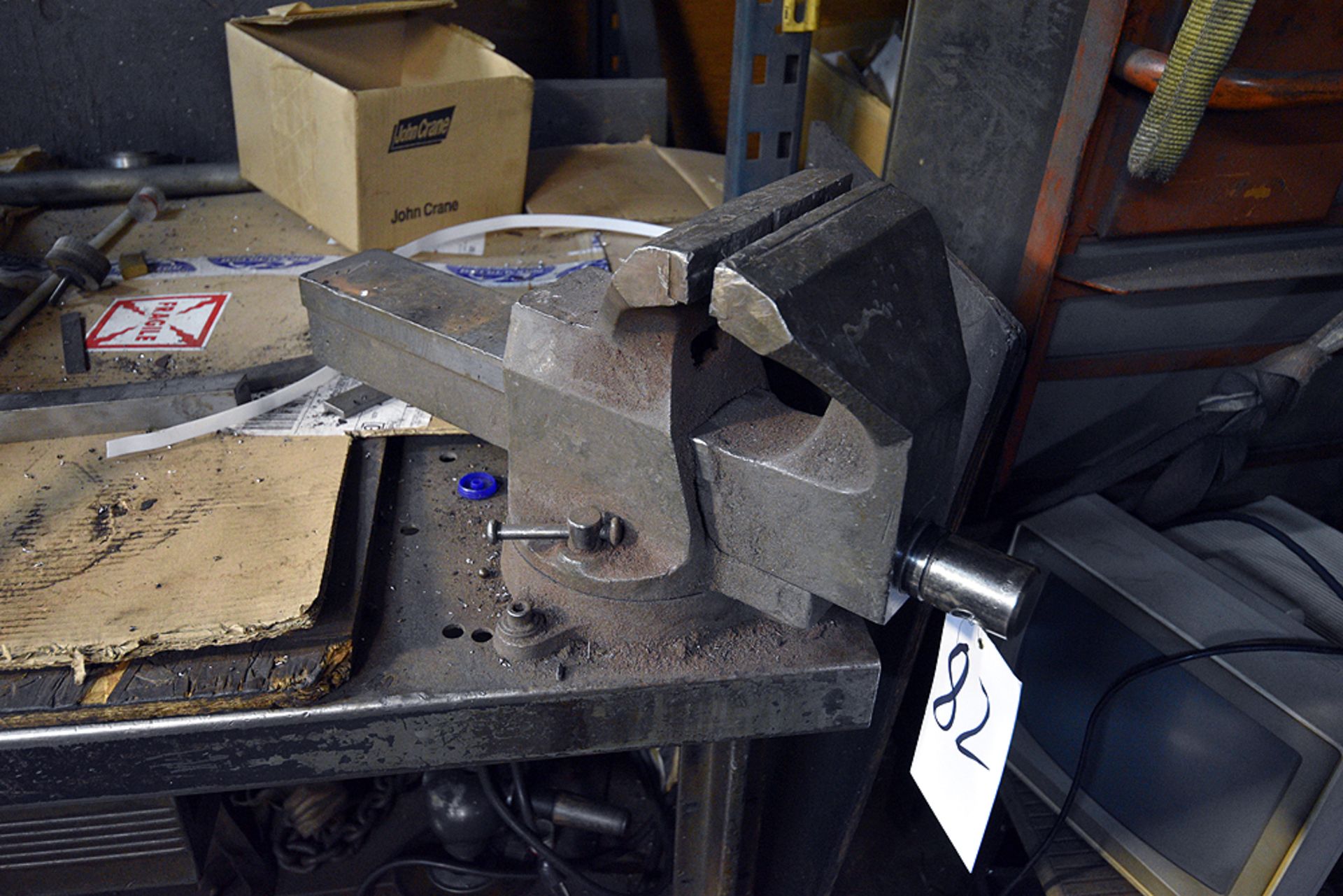 Bench Vise w/Work Table