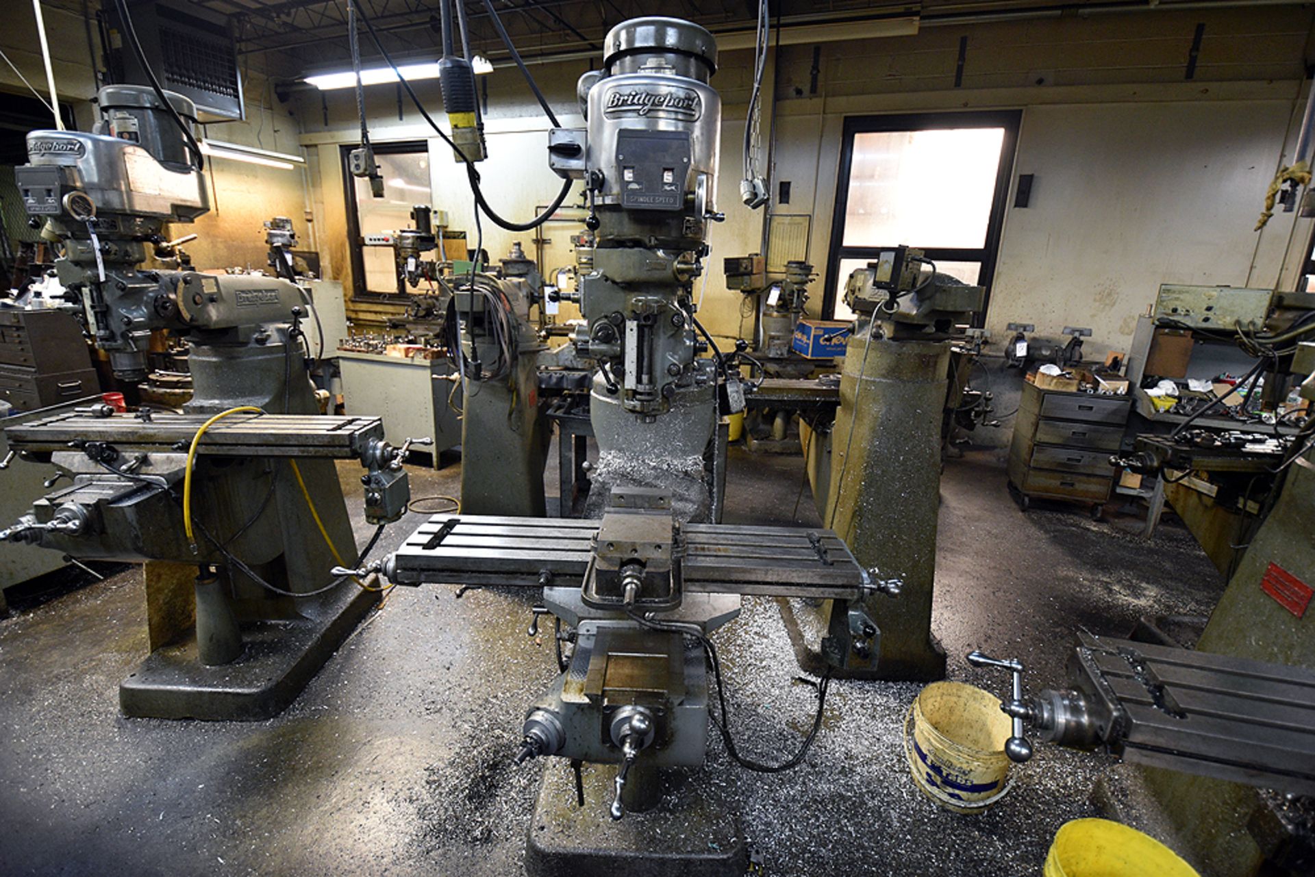 Bridgeport Vertical Milling Machine s/n 12BR 192617, 2HP Motor, 42" Table, 6" Milling Vise - Image 2 of 6