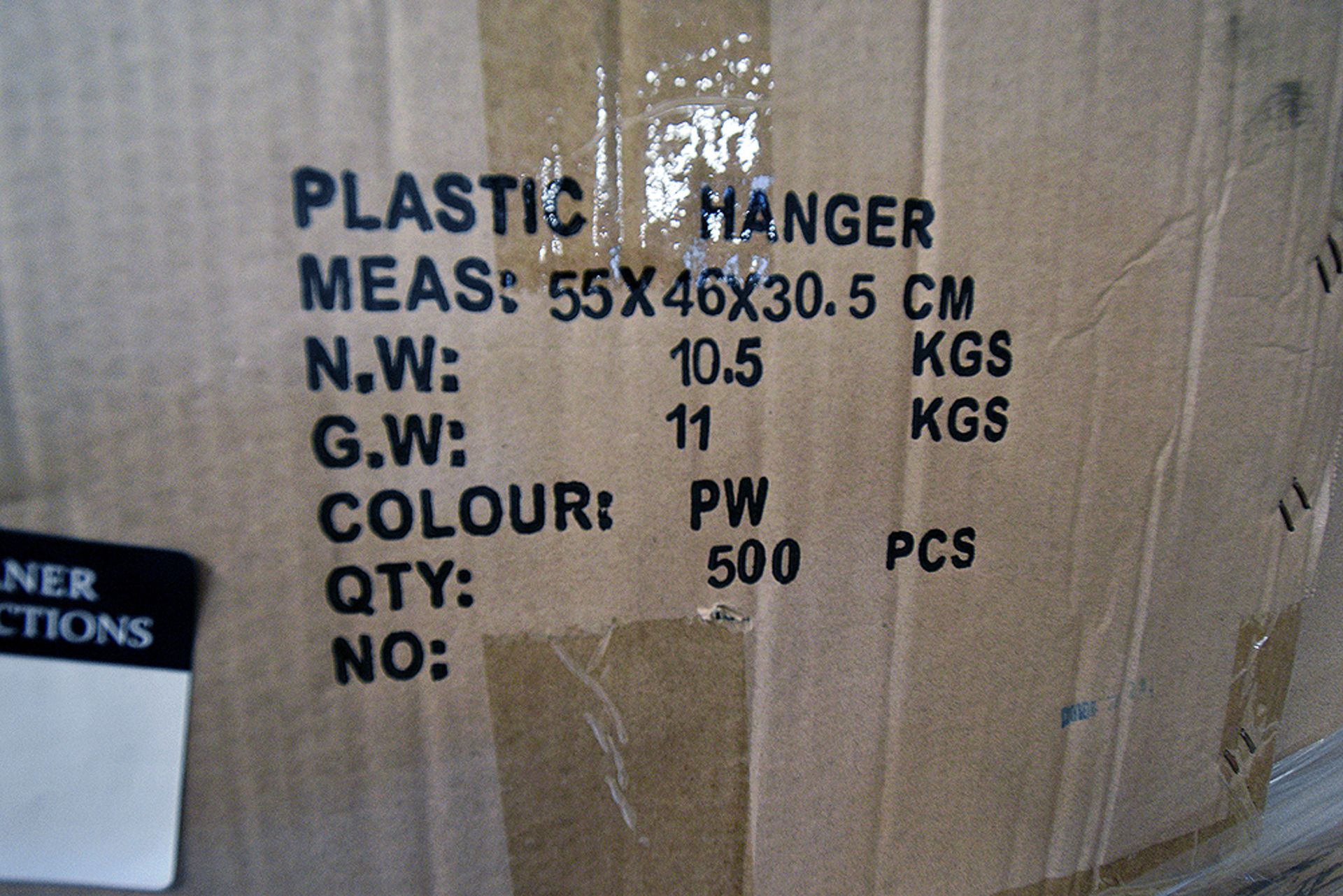 Cases of 500 White Plastic Hangers 55cmx46cmx30.5cm - Image 2 of 3