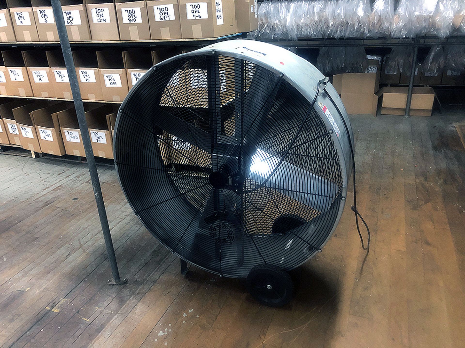 MaxxAir BF42BD - 42" Barrel Fan