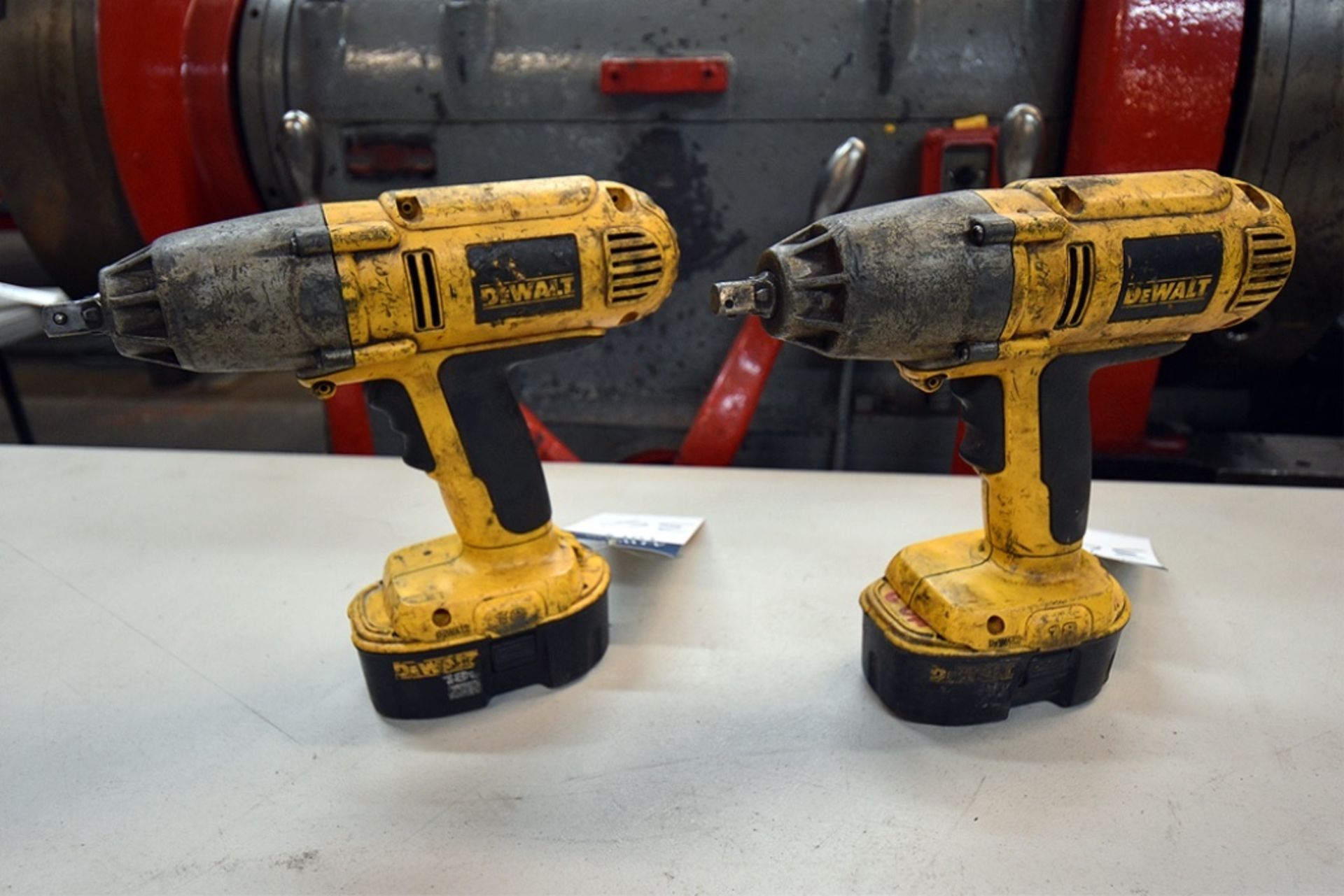 DeWalt DW059 HD 1/2" Cordless Impact Wrenches 18v w/ (2) Batteries