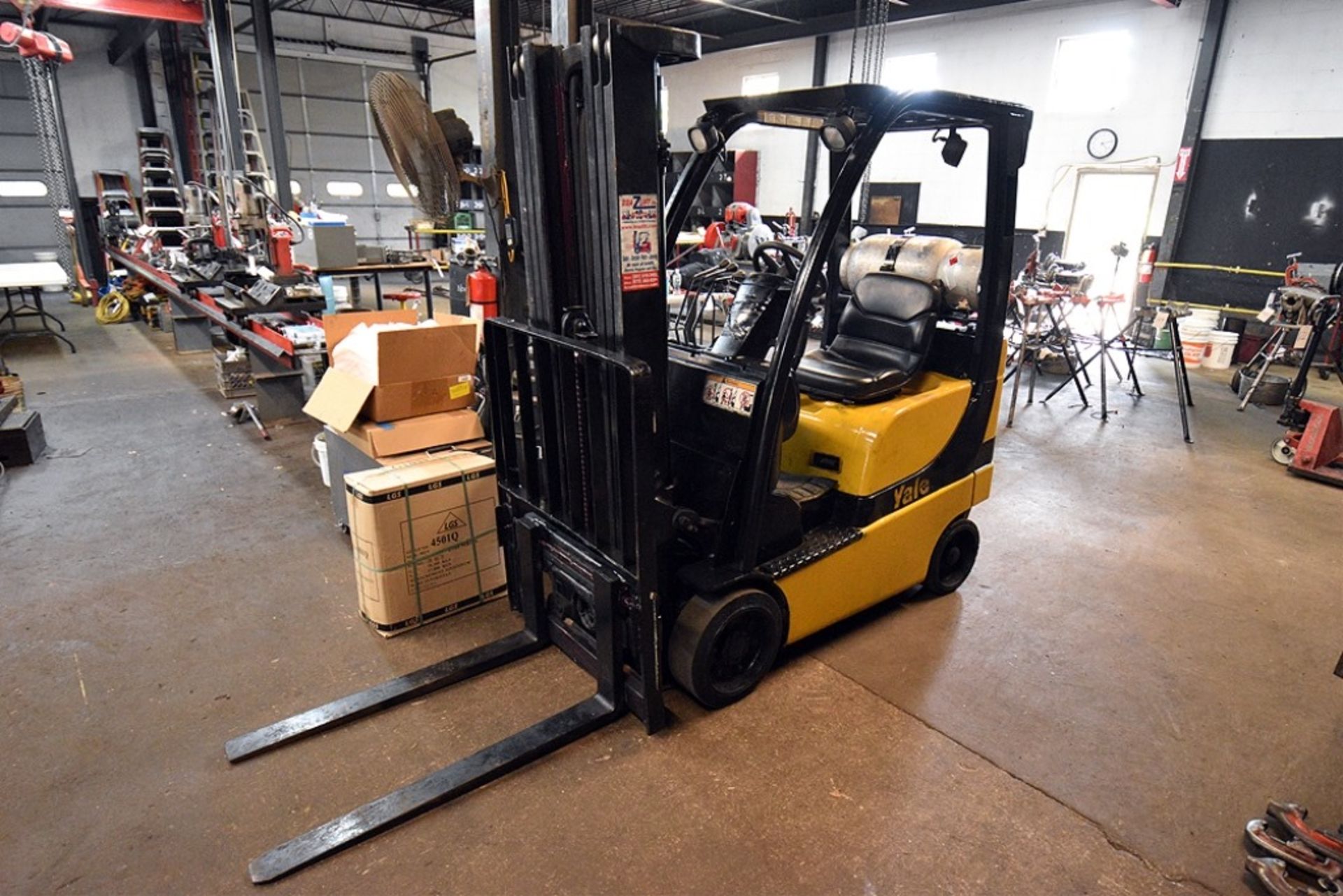 Yale Model GLC030VXNUSEC82, 3,000 lbs. Propane Forklift