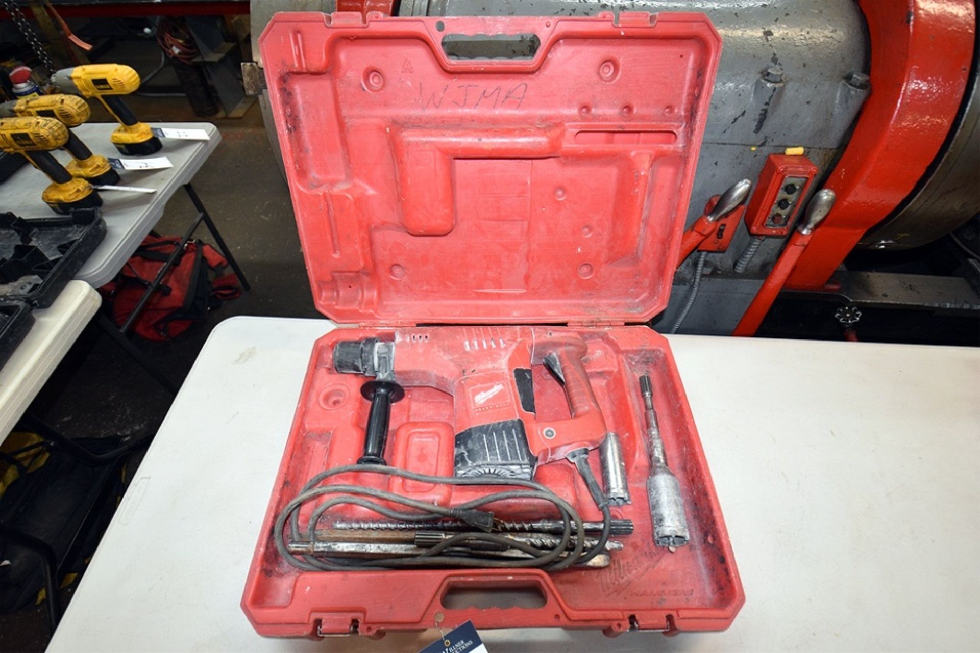 Milwaukee HD 1-1/2" Corded Rotary Hammer Catalog Number 5318-21 w/ Case - Image 2 of 4