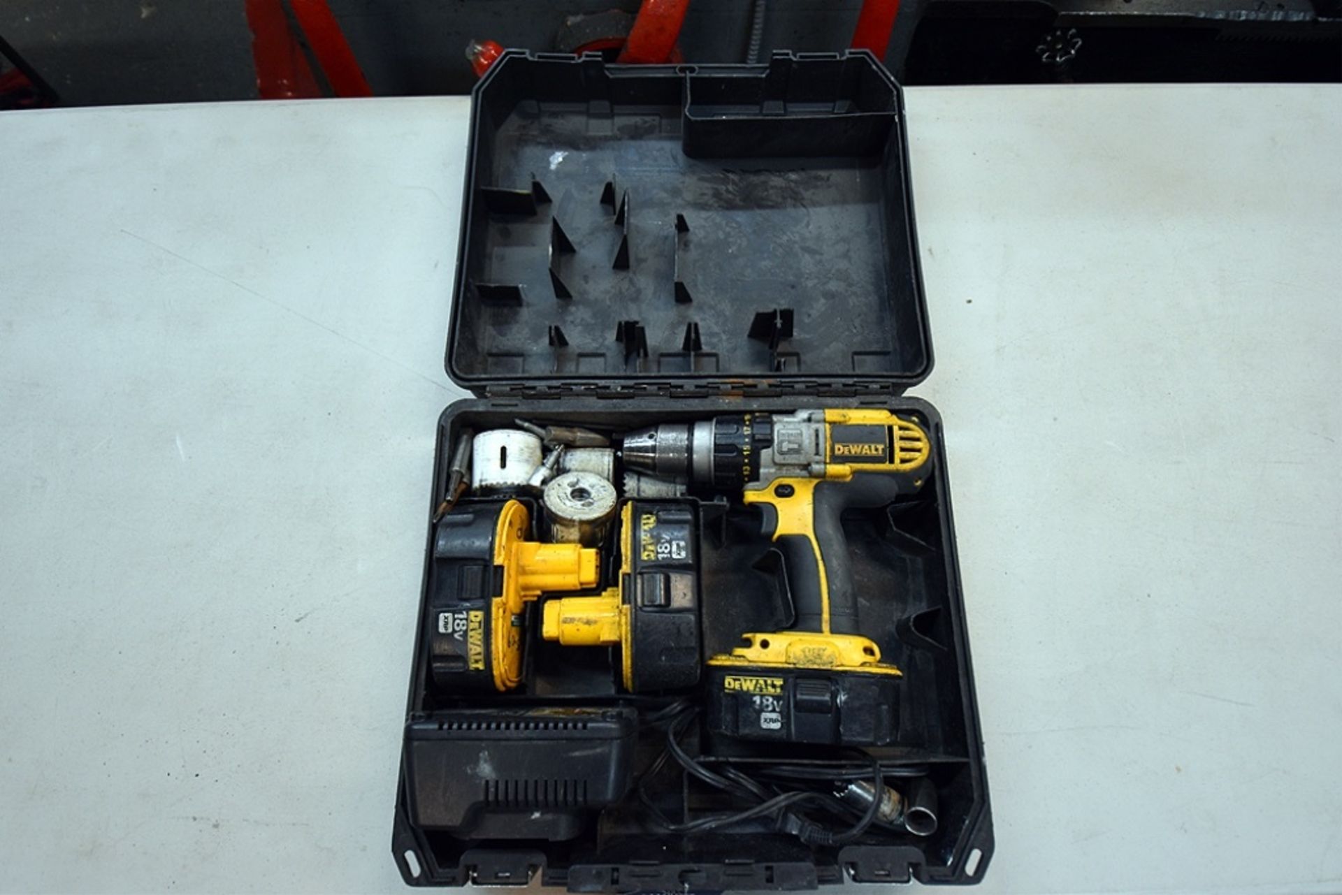 DeWalt DCD950 XRP 1/2" Cordless Drill/Hammer Drill w/ (3) Batteries, (1) Charger, and (1) Case - Image 2 of 4