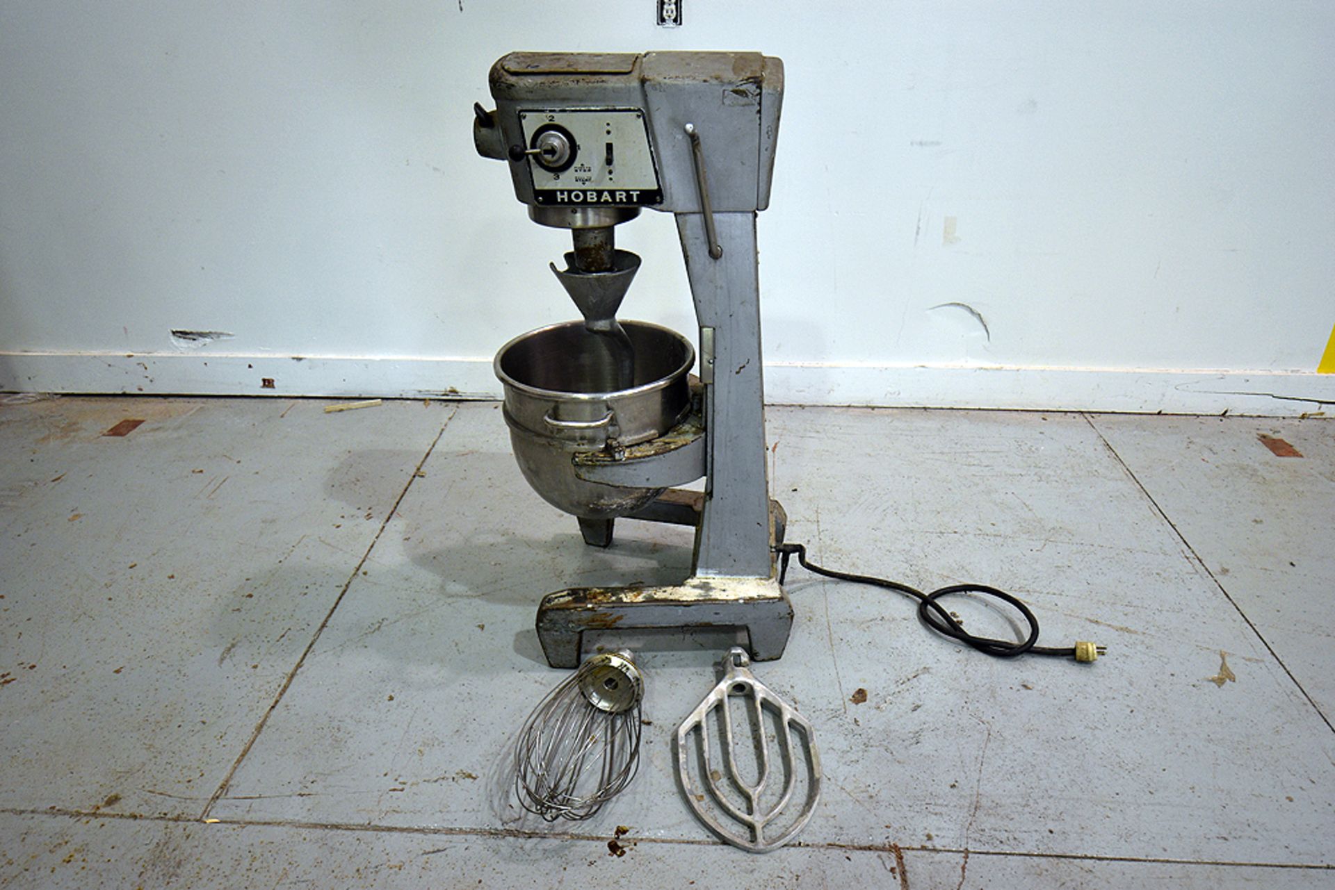 Hobart Model D-300 Mixer w/Attachments - Image 3 of 5