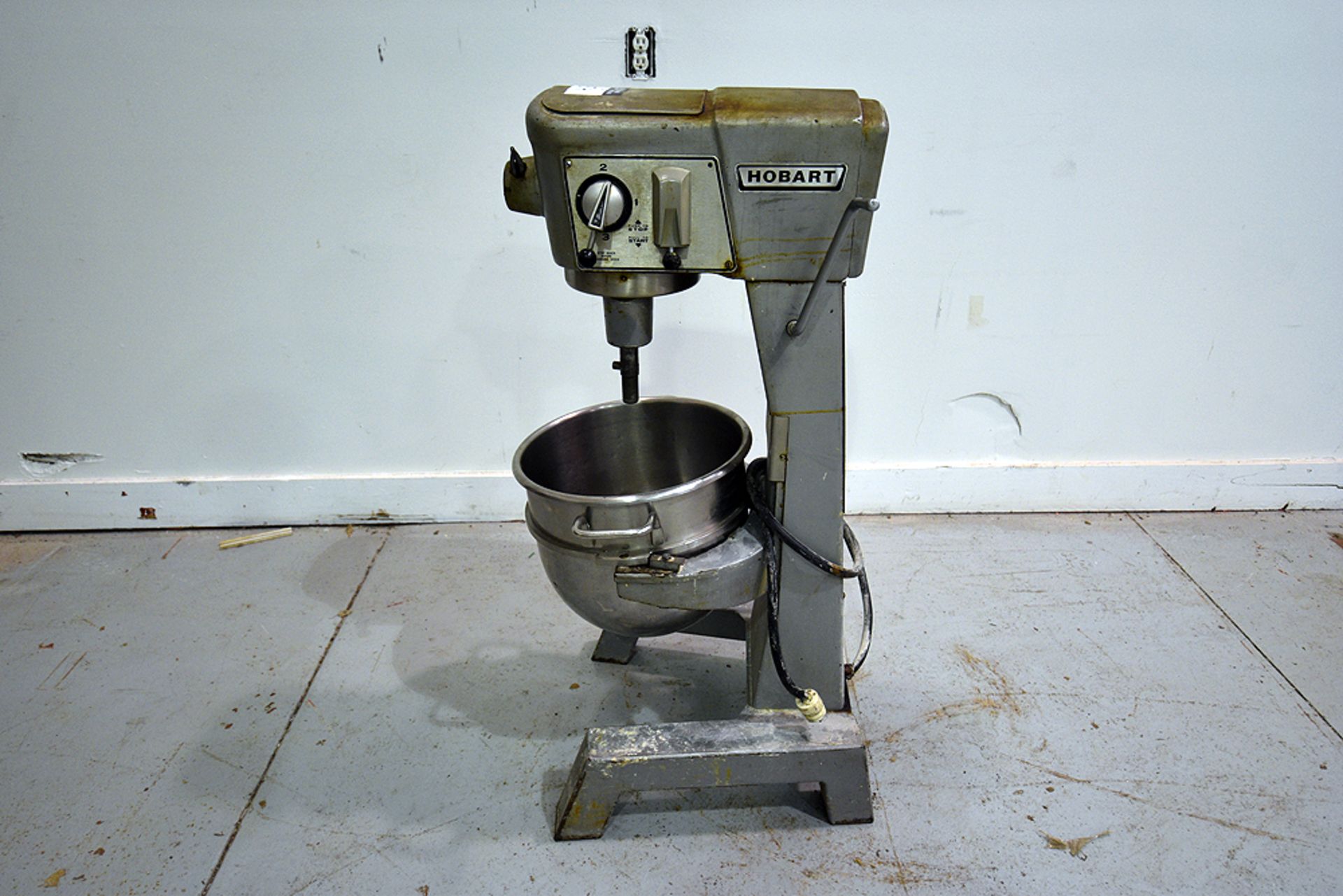 Hobart Model D-300 Mixer w/Attachments - Image 4 of 6