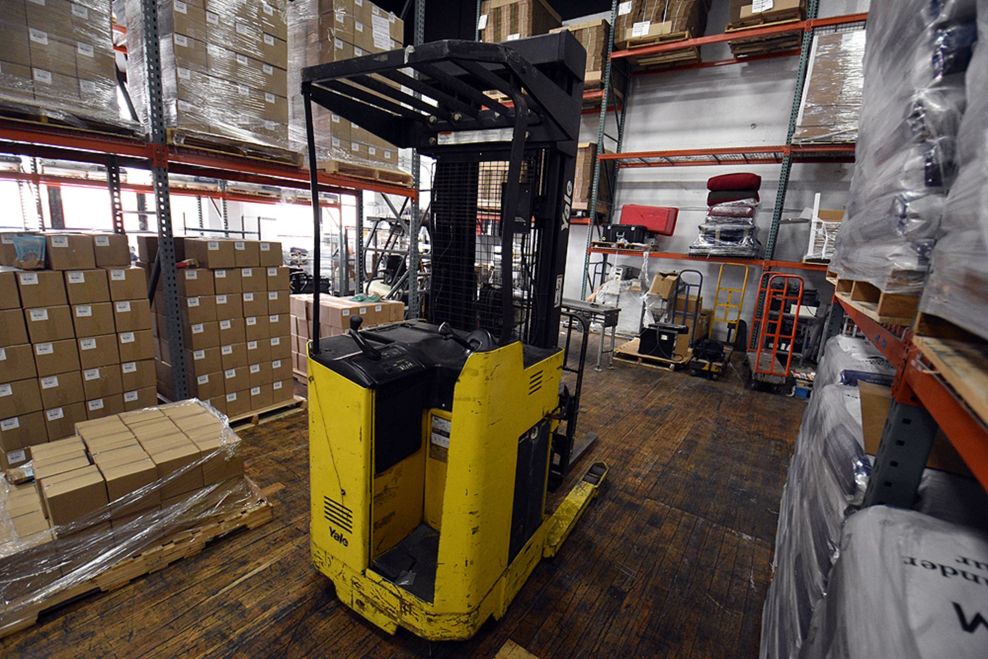 Yale Electric Double Deep Reach Truck, Lift Capacity 3,000Lbs. - Image 4 of 13