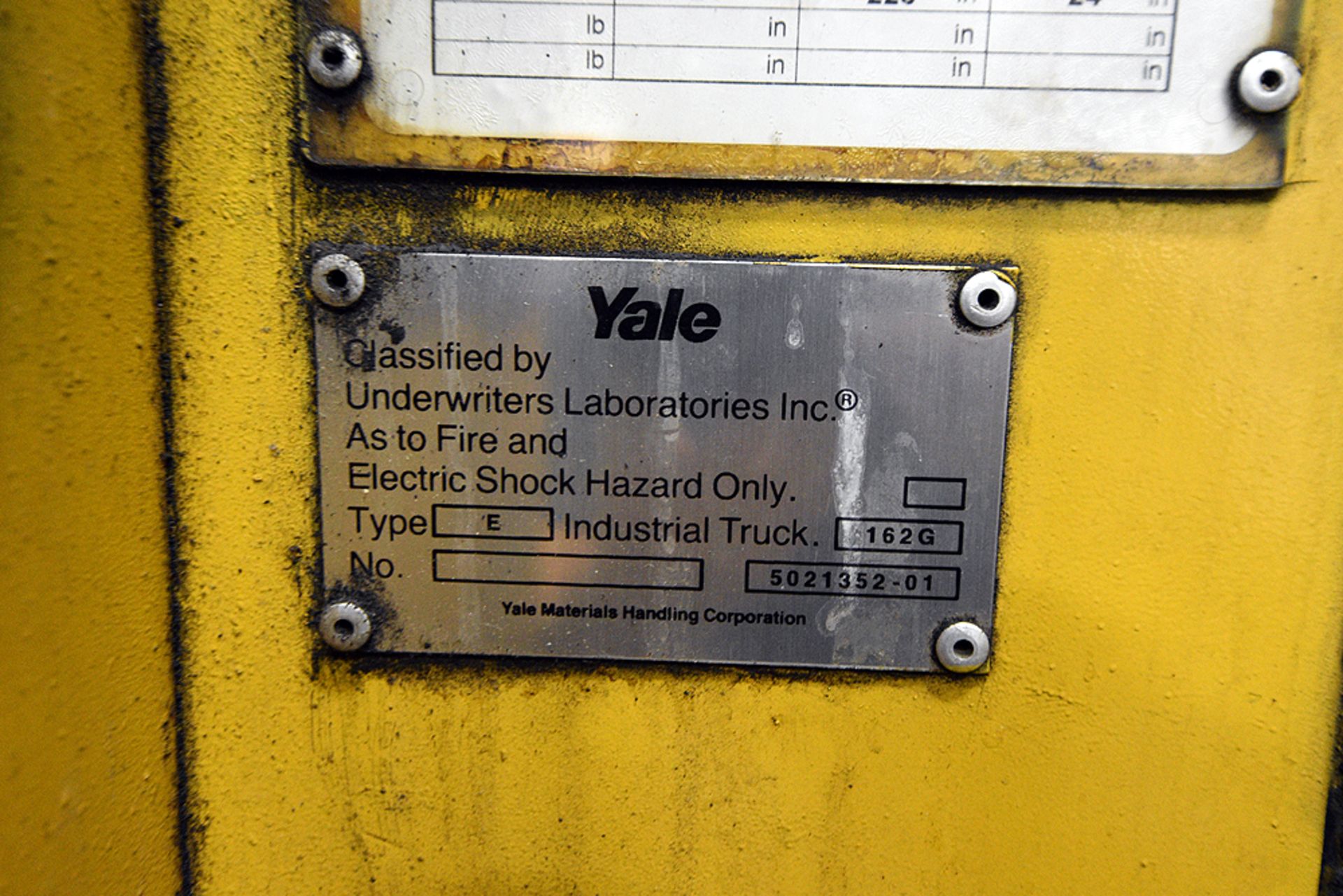 Yale Electric Double Deep Reach Truck, Lift Capacity 3,000Lbs. - Image 8 of 13