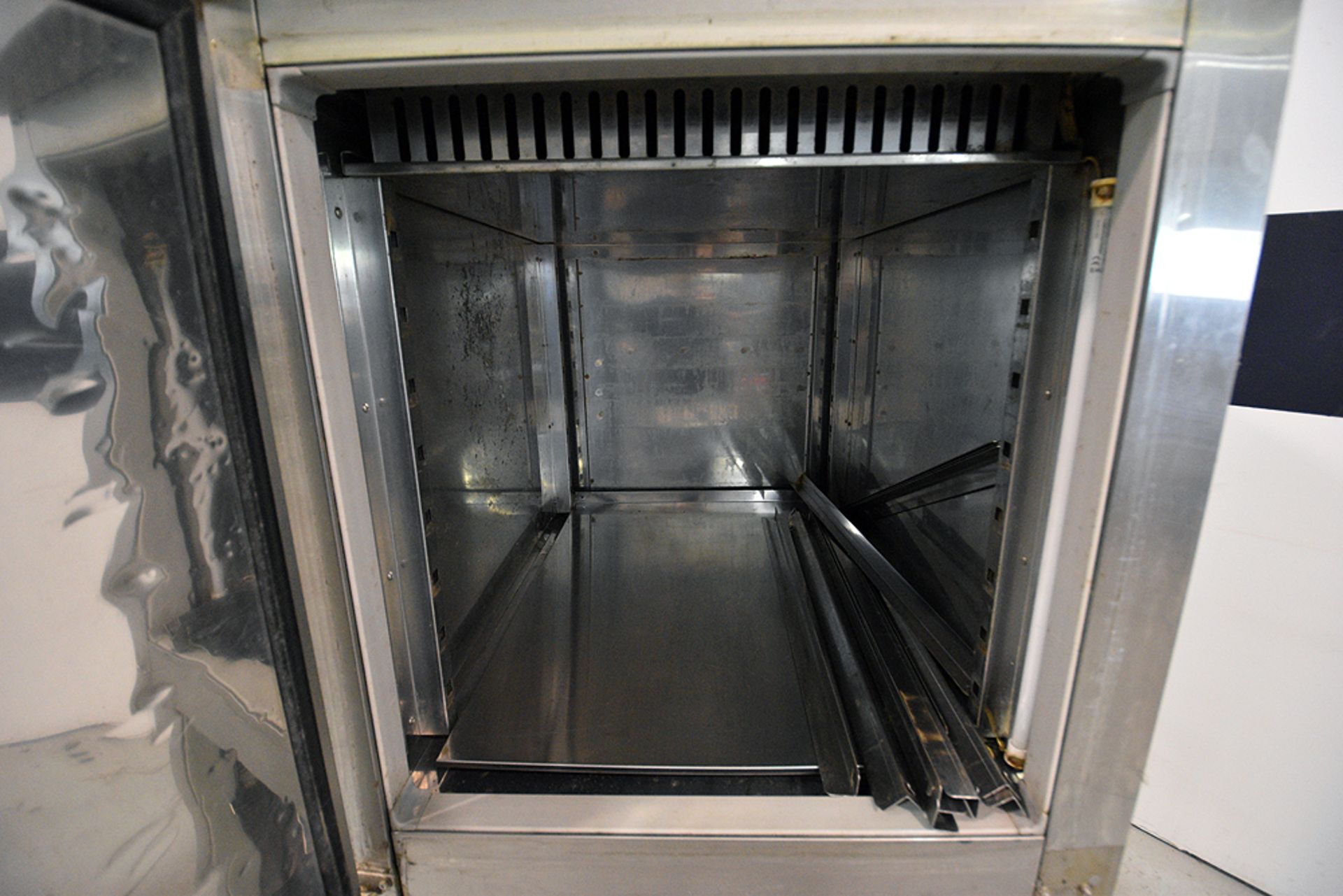 2-Door Heating Cabinet - Image 5 of 6