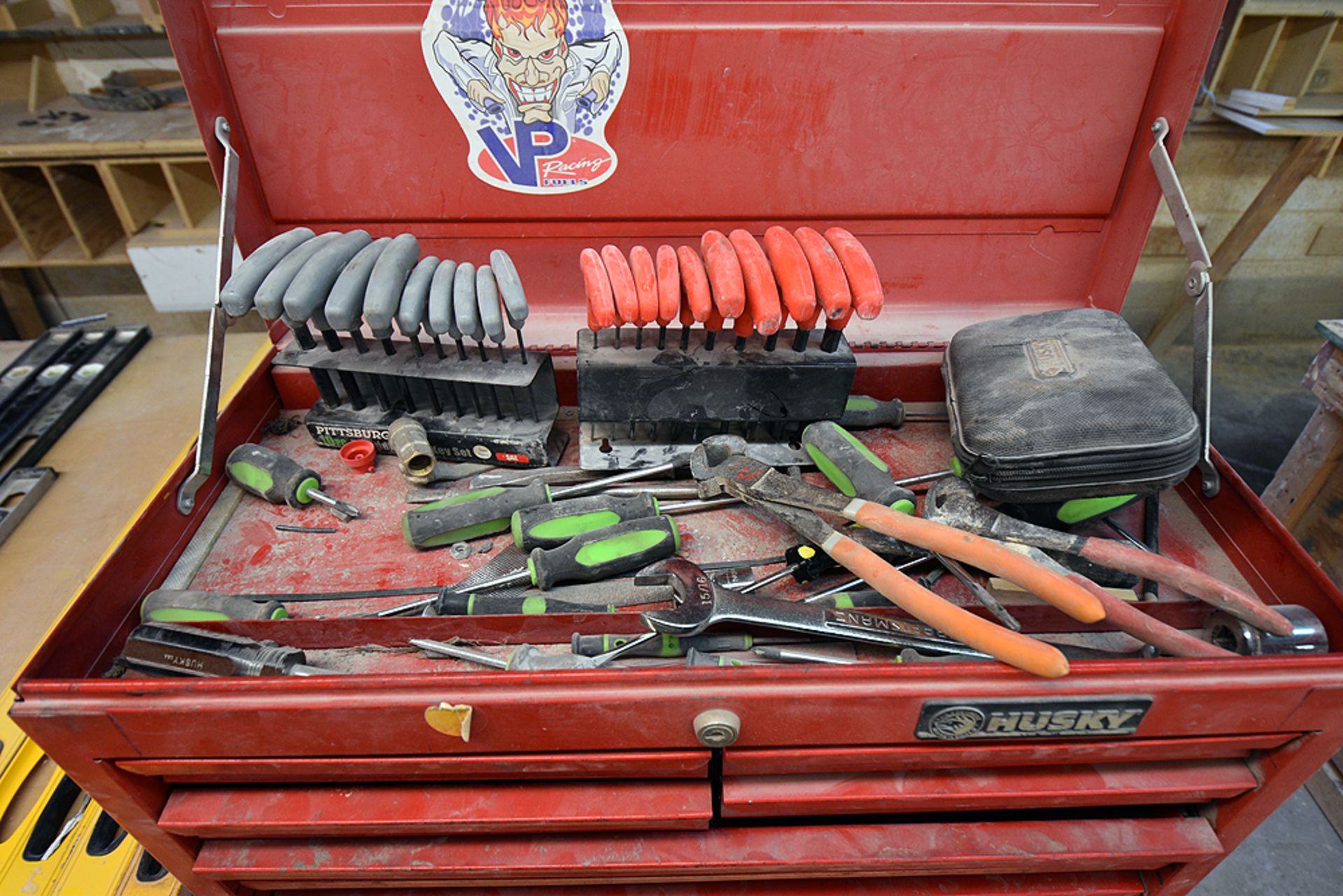 {LOT} Husky 8 Drawer Mechanics Tool Chest - Filled - Image 2 of 8