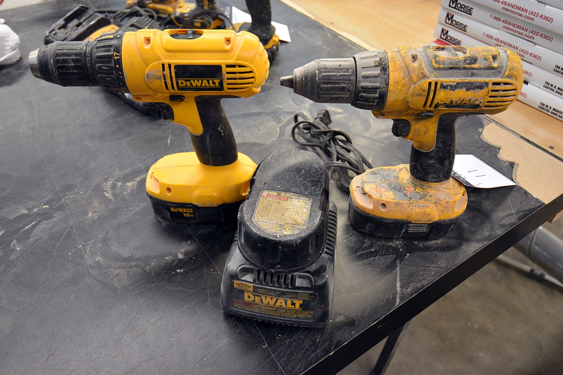 {LOT} Dewalt DCD750 & DC970 w 1 18v Drills