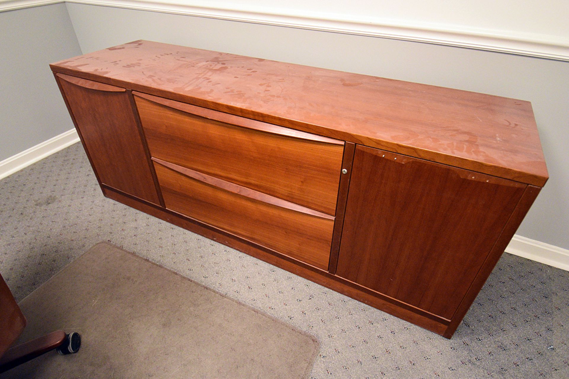 Executive Office- Desk, Chair, Cabinet & Cart - Image 3 of 4