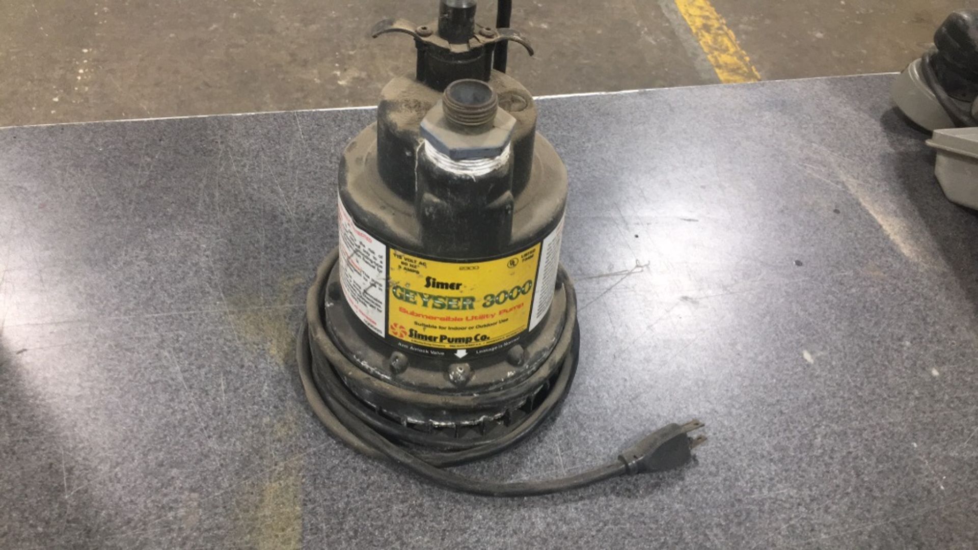 {Lot} Submersible Utility Pumps, Utilitech, - Image 2 of 6