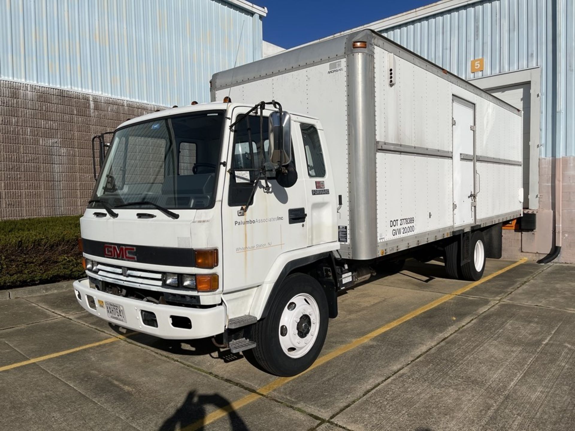 1993 Gmc 6000 Series, Diesel 22' Box Truck