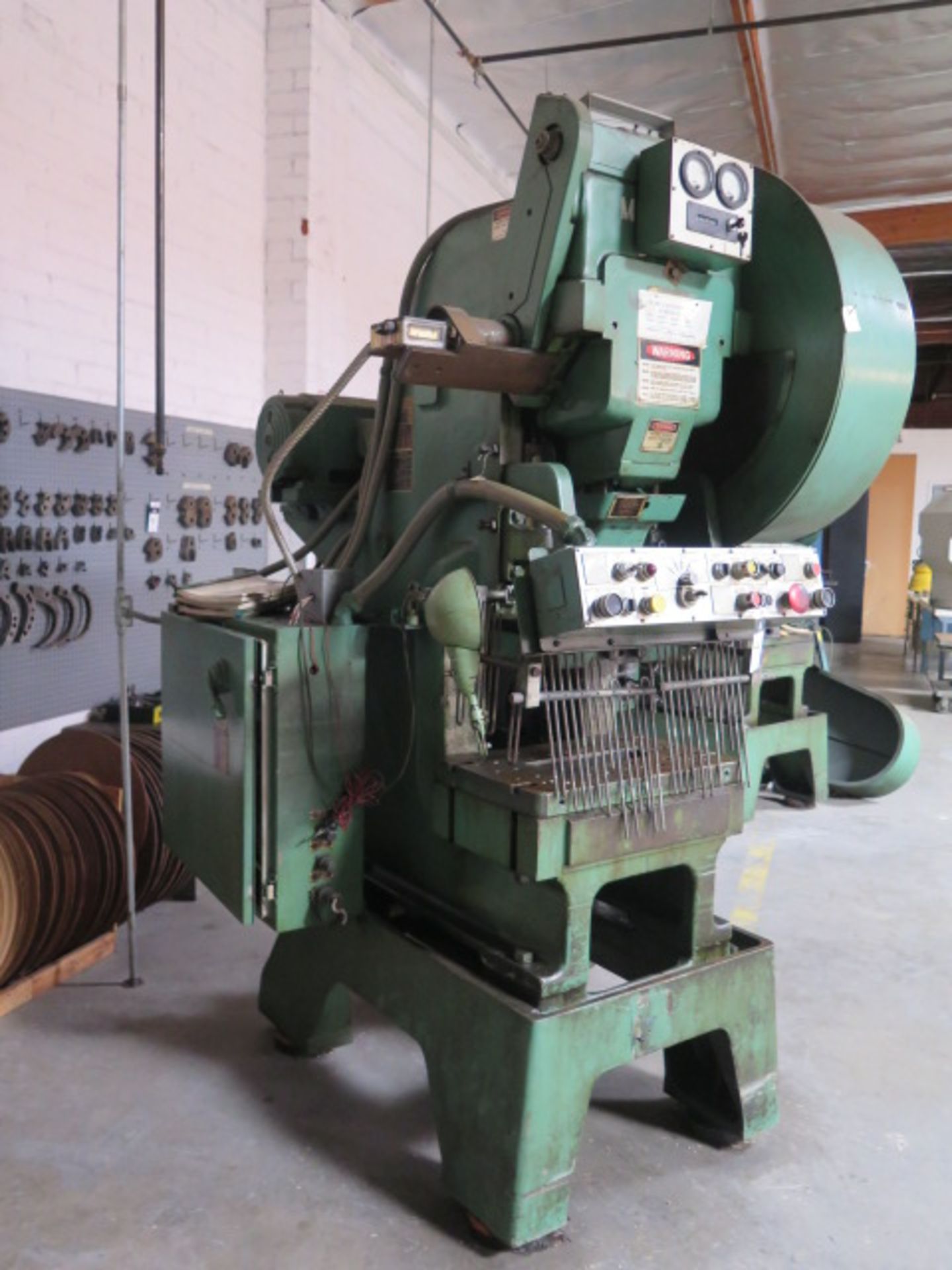 Minster B1-32 32 Ton Cap Fixed Base Stamping Press s/n B1-32-22540 w/ 250-500 Strokes/Min, 1.5” - Image 3 of 12
