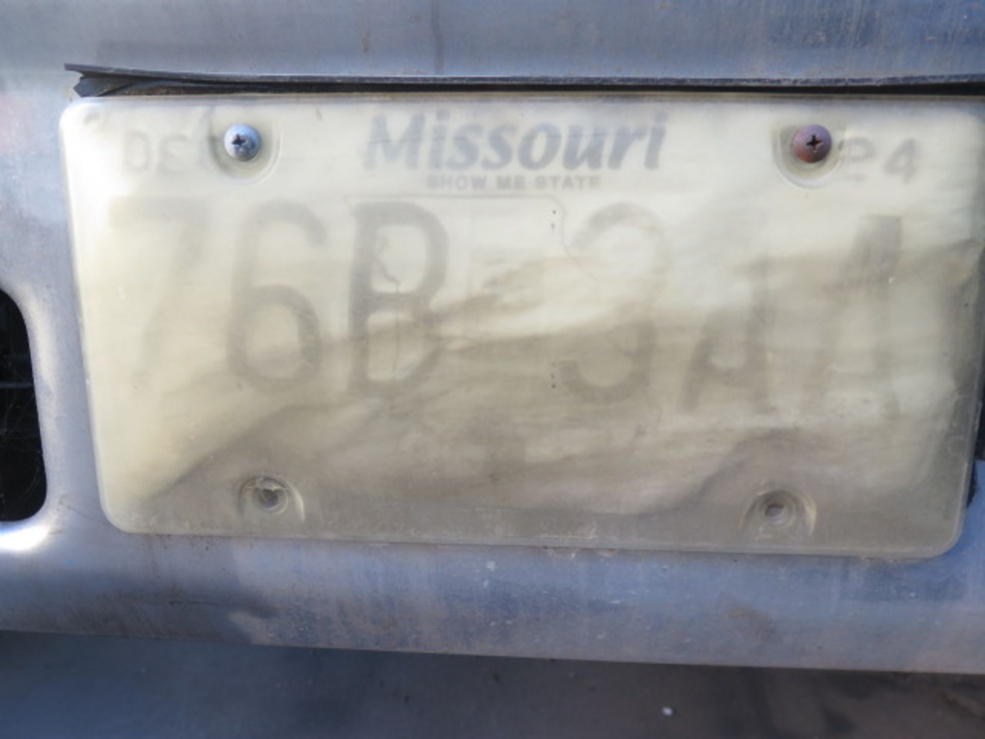 1989 Ford F600 16’ Stake Bed Truck Lisc# 76B 3AA (Missouri Plates) w/ 370-2V Gas Engine, Automatic - Image 7 of 8