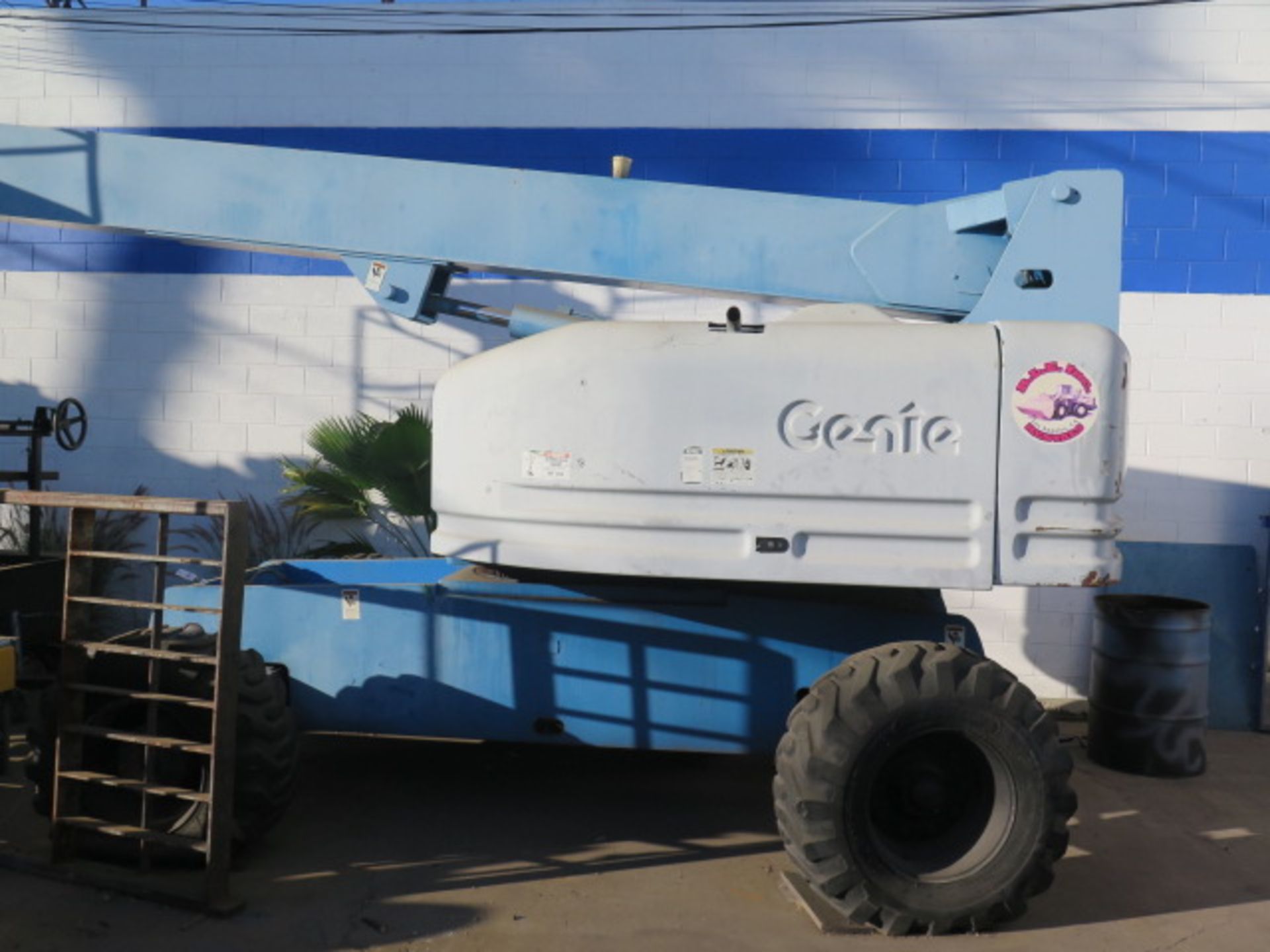 1999 Genie S-60-2WD 60’ Telescopic Boom Lift s/n 4577 w/ Gas Engine, 60’ Max Height, 51’2” reach, 6’ - Image 2 of 11