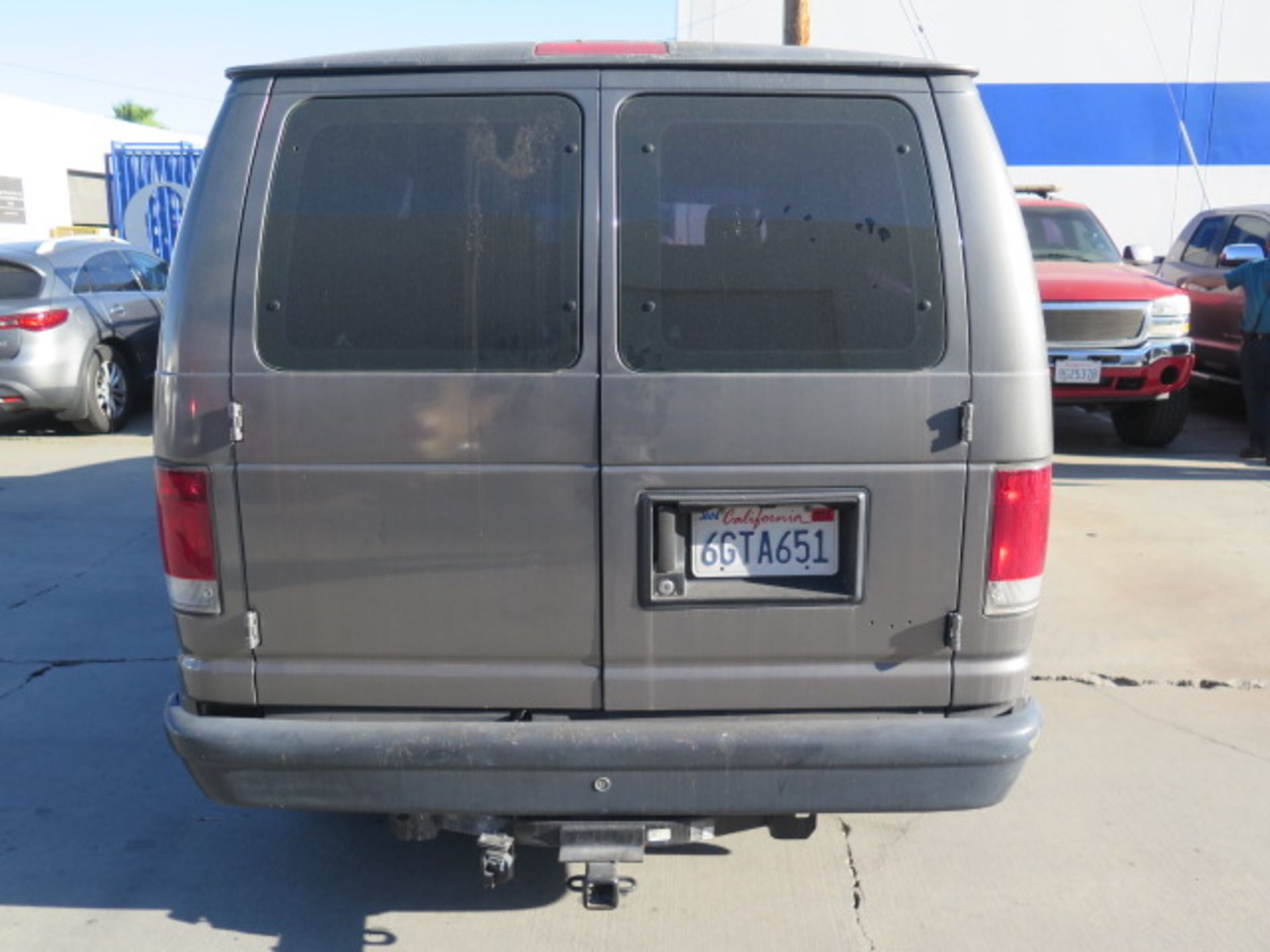2009 Ford E-Series 11-Passanger Van Lisc# 6GTA651 w/ Gas Engine, Automatic Trans, AC, CD, 110,811 - Image 6 of 15