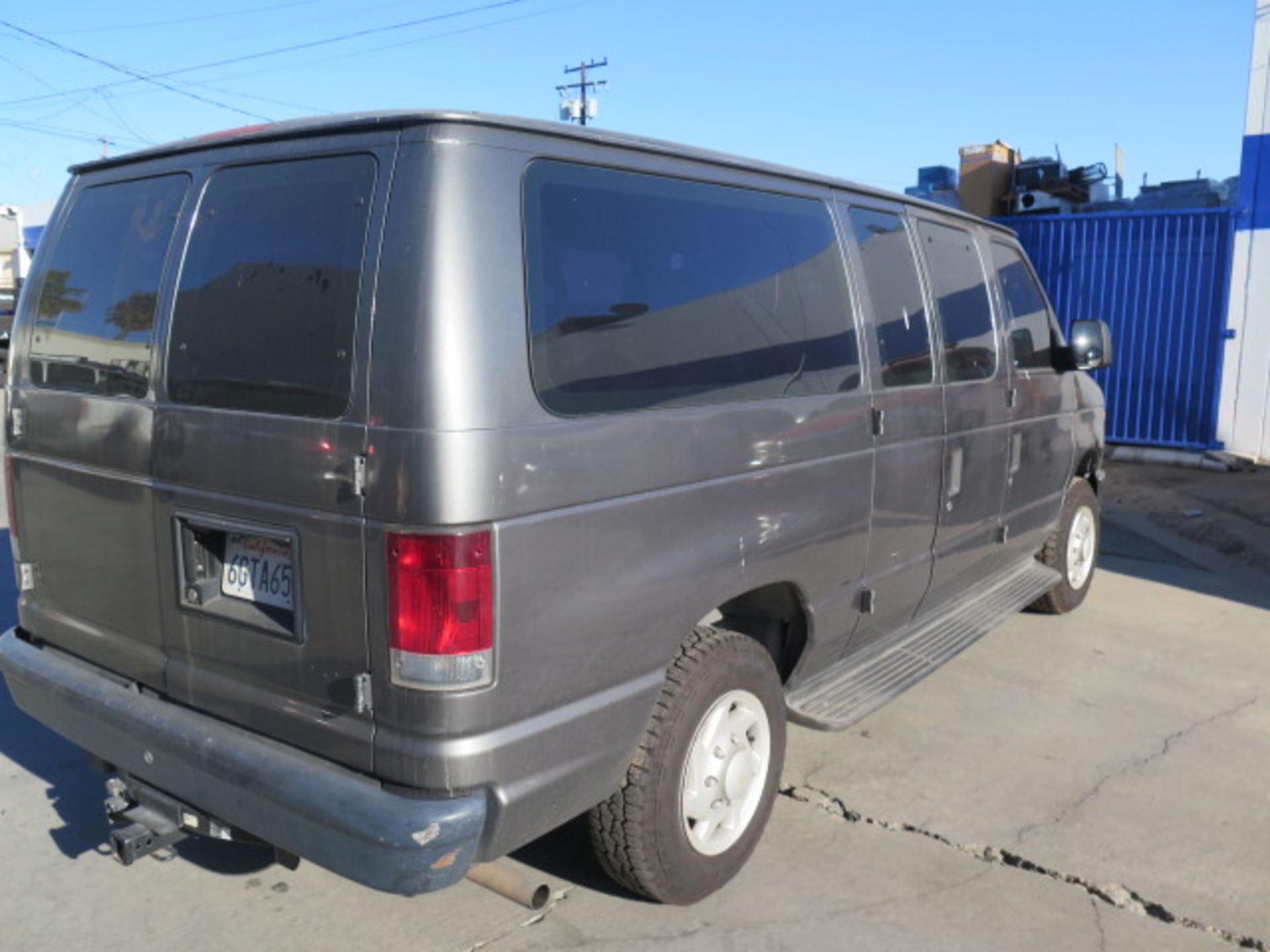 2009 Ford E-Series 11-Passanger Van Lisc# 6GTA651 w/ Gas Engine, Automatic Trans, AC, CD, 110,811 - Image 5 of 15