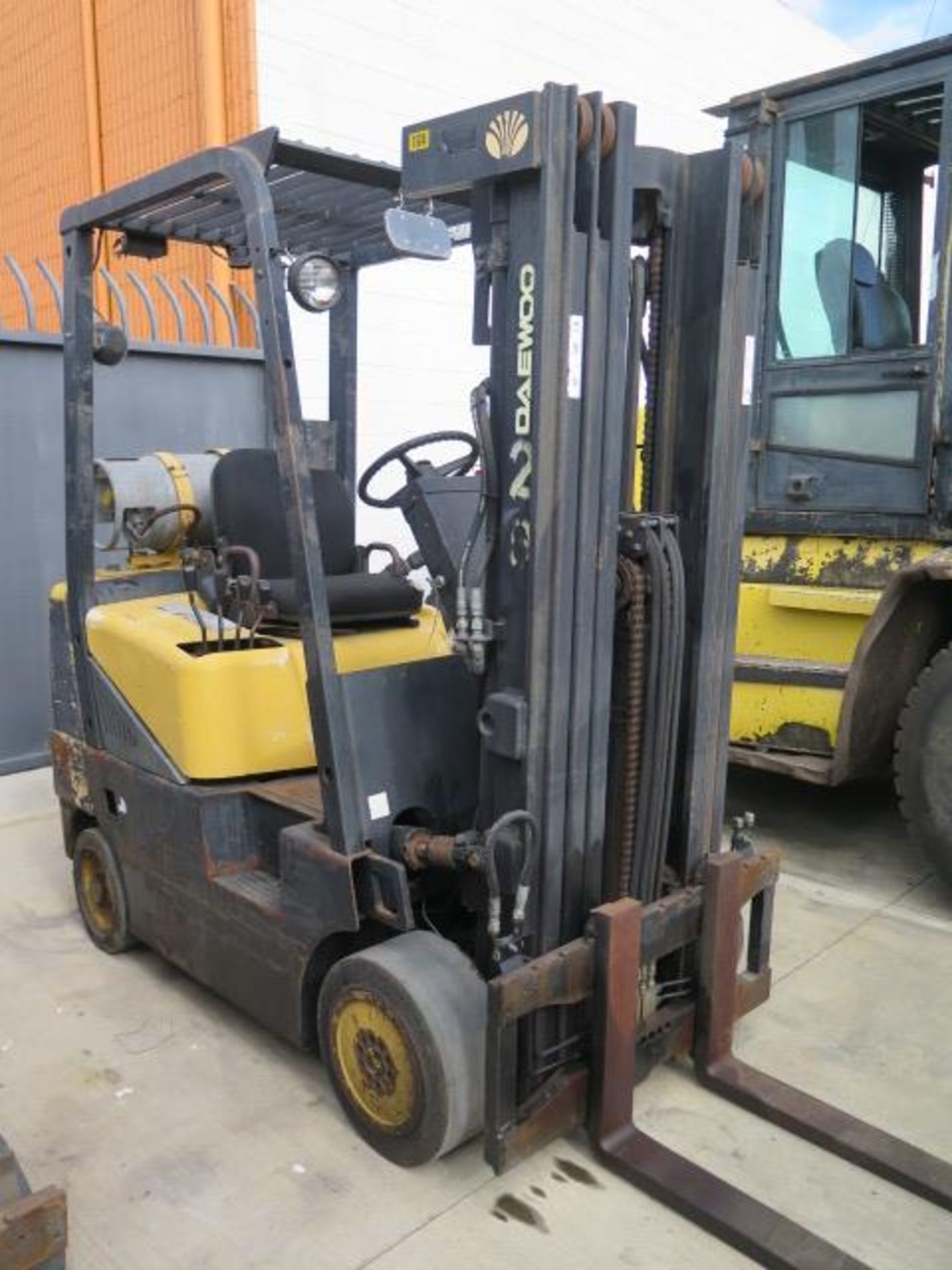 Daewoo GC25E-3 5000 Lb Cap LPG Forklift s/n CV-00222 w/ 3-Stage Mast, 186" Lift Height, Cushion - Image 2 of 10