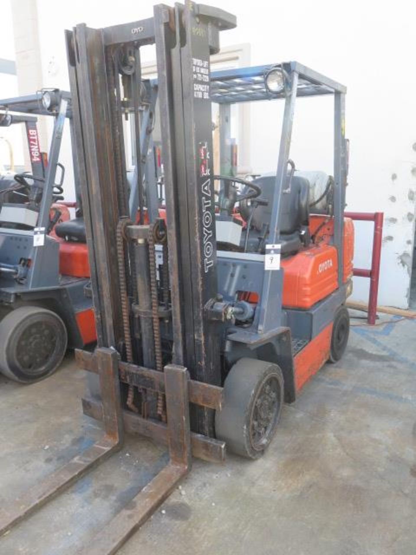 Toyota 5FGC25 5000 Lb Cap LPG Forklift s/n 5FGCU25-85254 w/ 3-Stage Mast 185" Lift Height, Cushion