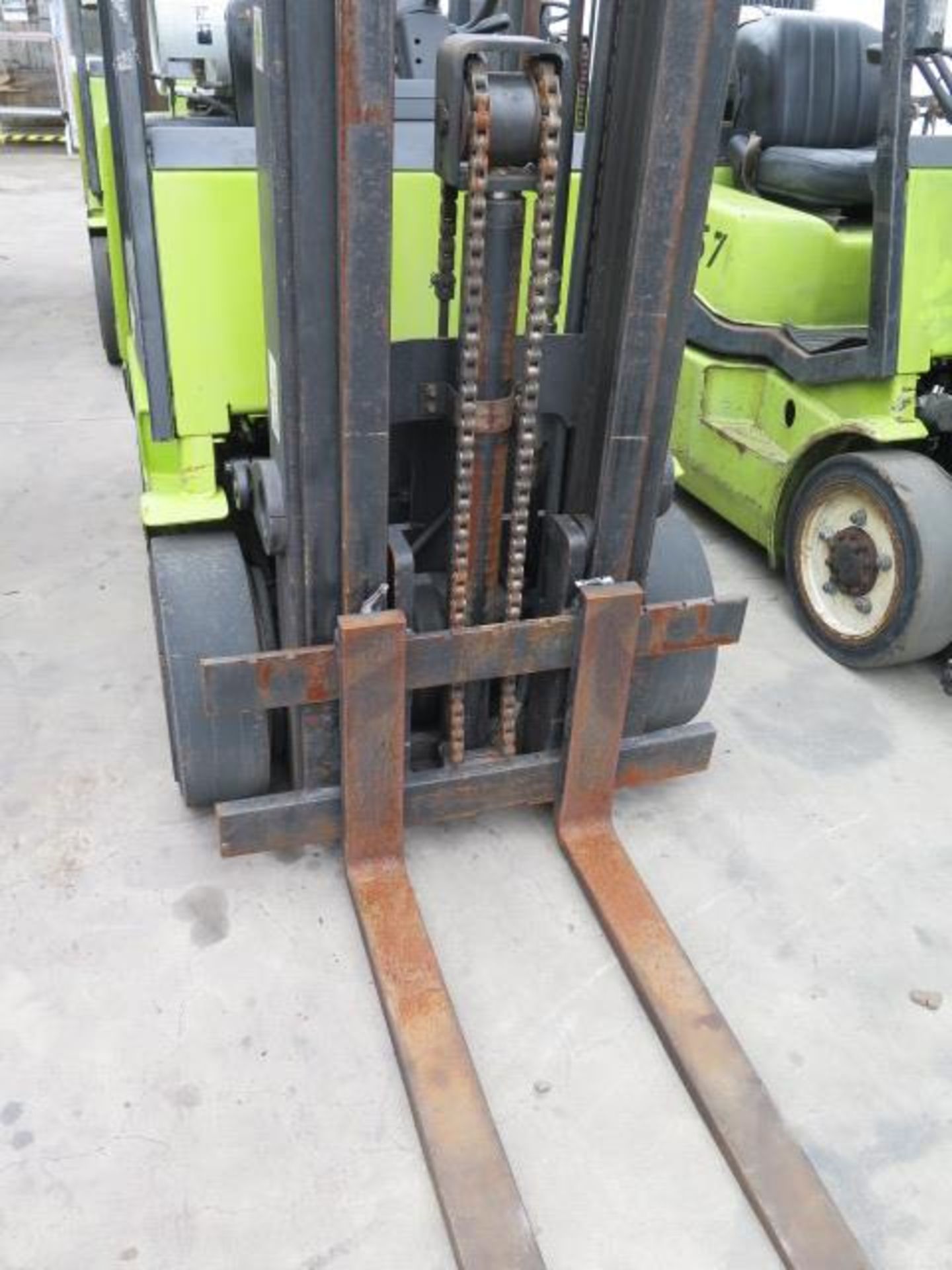 Clark CGC25 5000 Lb Cap LPG Forklift s/n C365L-0167-9521FB w/ 3-Stage Mast, 189” Lift Height, - Image 5 of 11