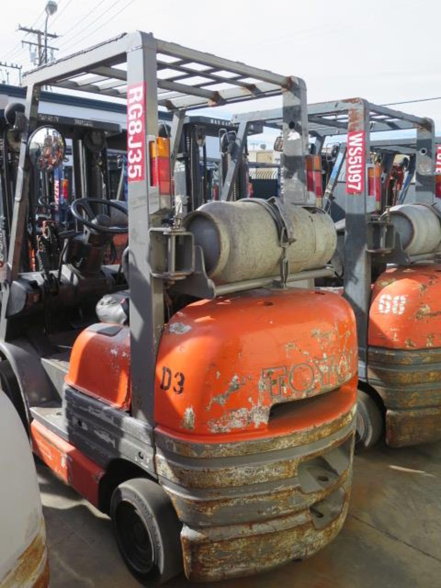 Toyota 42-6FGCU25 5000 Lb Cap LPG Forklift s/n 60055 w/ 3-Stage Mast, 171" Lift Height, Cushion - Image 3 of 11