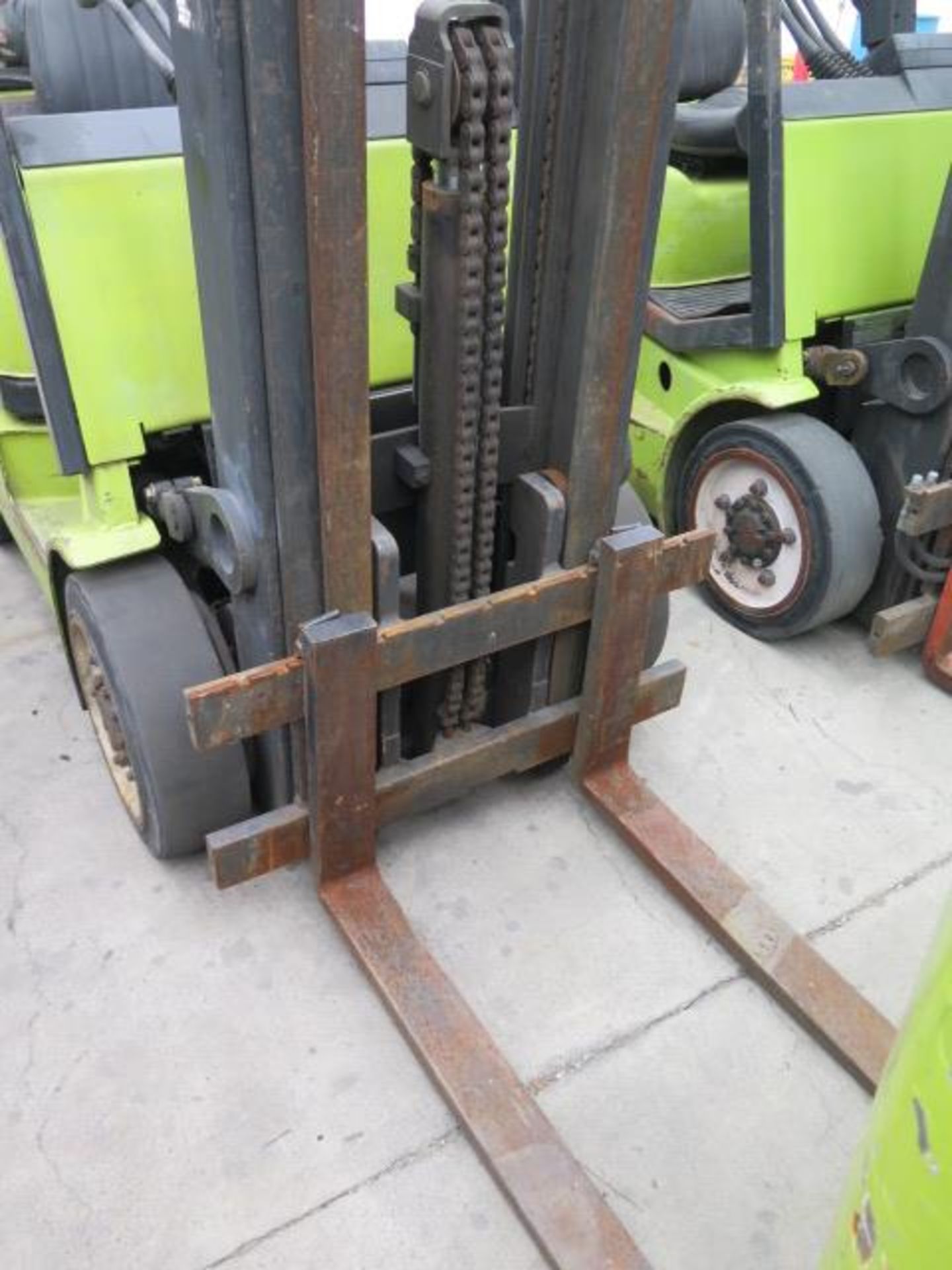 Clark CGC25 5000 Lb Cap LPG Forklift s/n C365L-0161-9484FB w/ 3-Stage Mast, 189” Lift Height, - Image 5 of 11