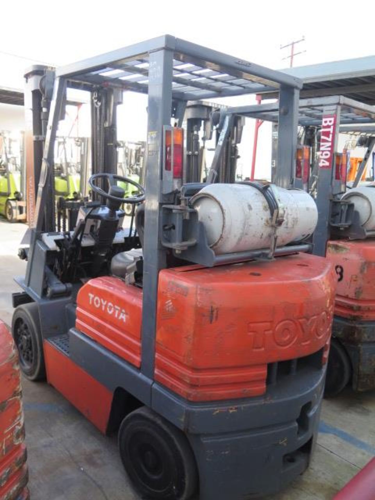 Toyota 5FGC25 5000 Lb Cap LPG Forklift s/n 85237 w/ 3-Stage Mast, 185" Lift Height, Cushion Tires, - Image 3 of 11