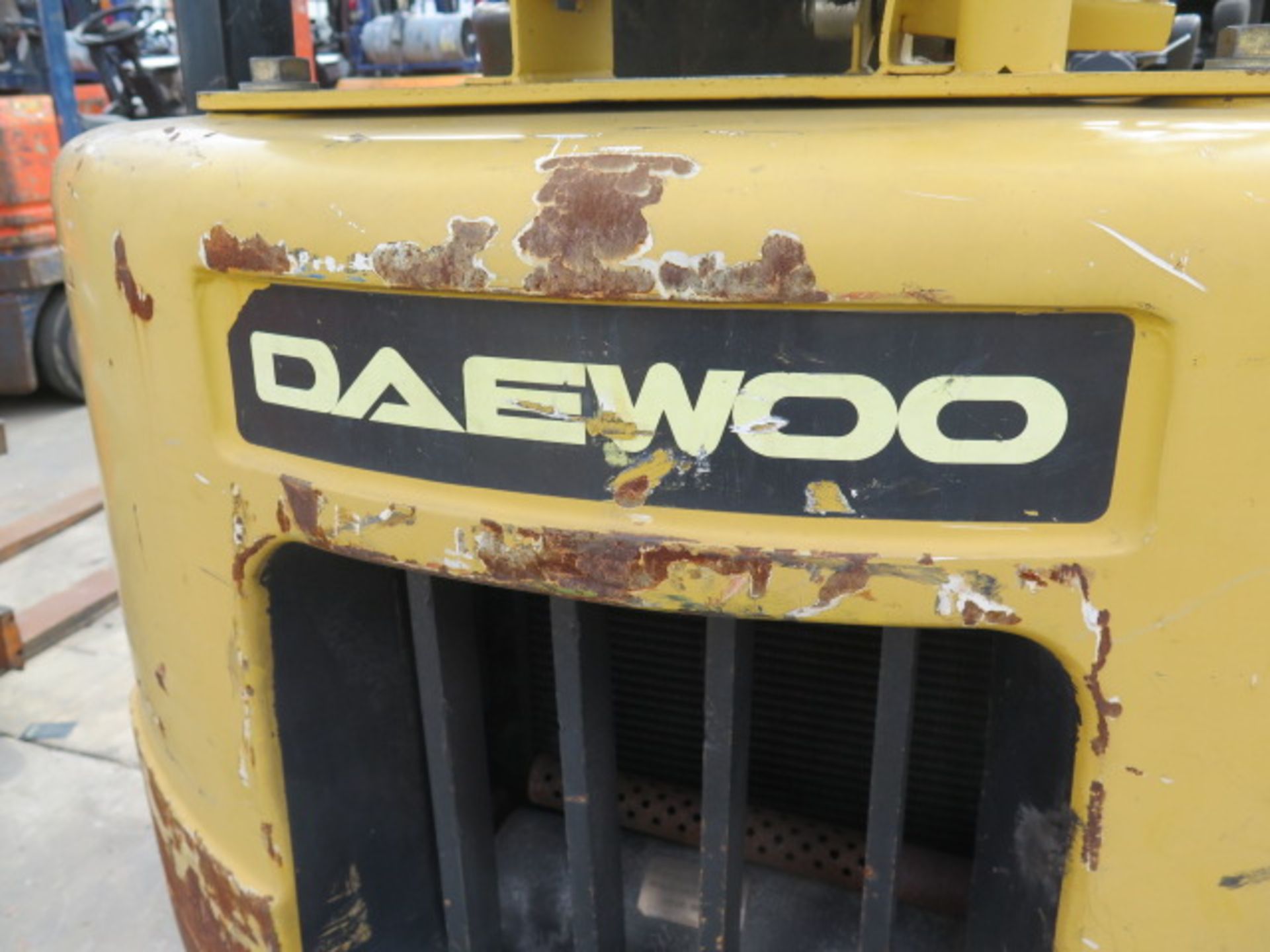 Daewoo GC25E-3 5000 Lb Cap LPG Forklift s/n CV-00849 w/ 3-Stage Mast, 186" Lift Height, Cushion - Image 4 of 10
